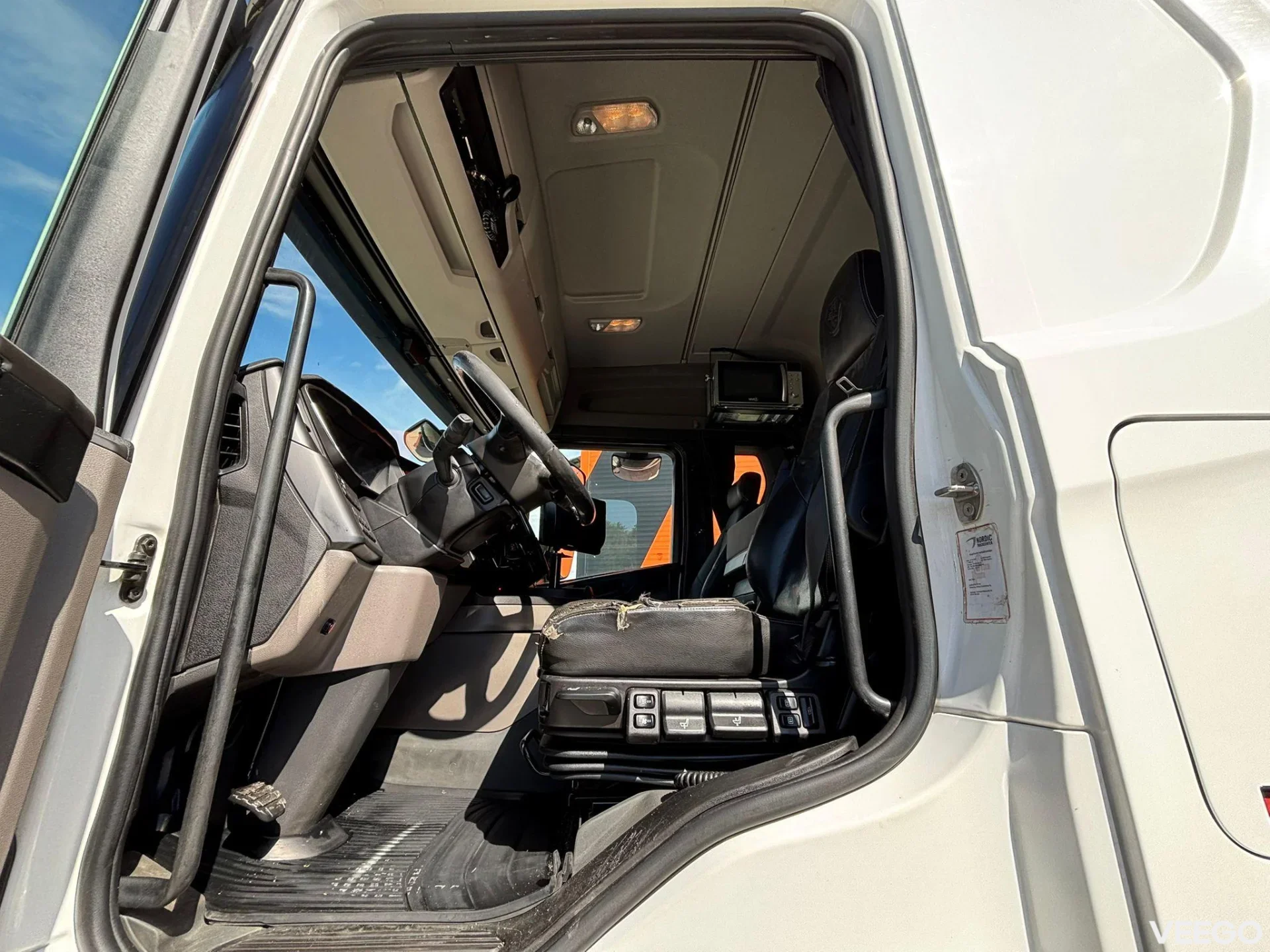 Scania G500 Possible to check by prior arrangement ! / HIAB 1058E-8 + JIB + WINCH / PLATFORM L=6223-7480 mm 500kW