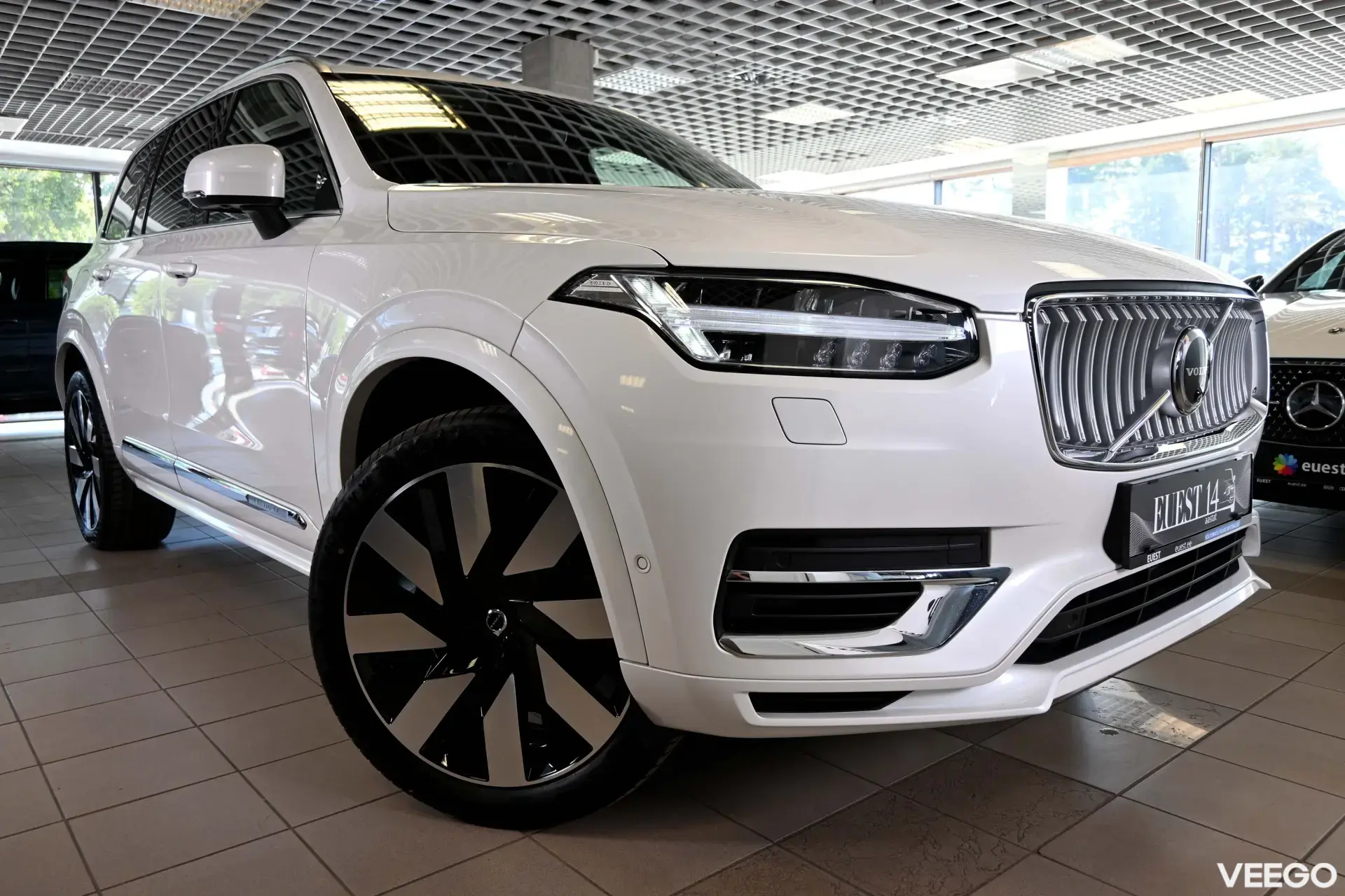 Volvo XC90 T8 TWIN ENGINE LUXURY+ B&W ULTIMATE BRIGHT XENIUM INTELLI FULL 2 335kW