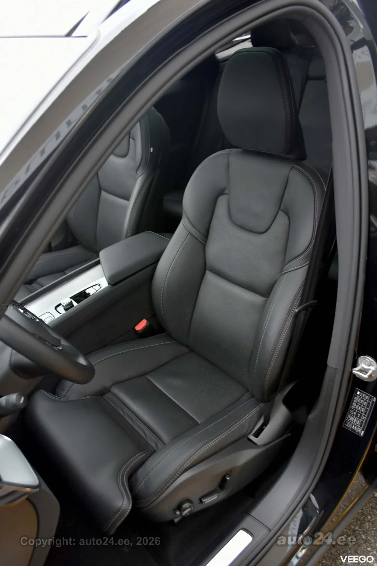 Volvo XC60 AWD B&W LUXURY+ BLACK EDITION ULTIMATE INTELL 293kW