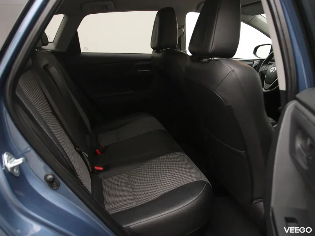 Toyota Auris 1.8 100kW