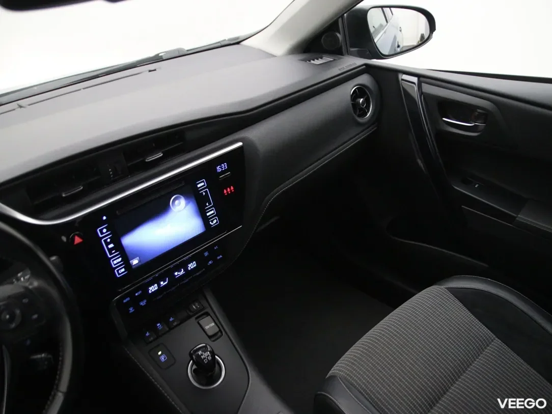 Toyota Auris 1.8 100kW
