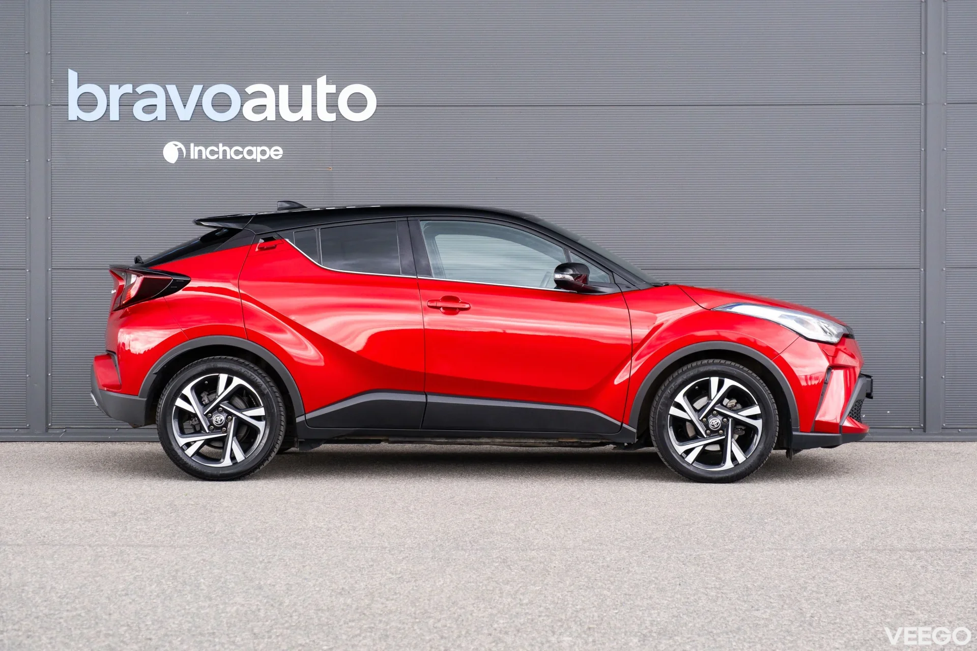 Toyota C-HR Hybrid Crossover Style 2 112kW