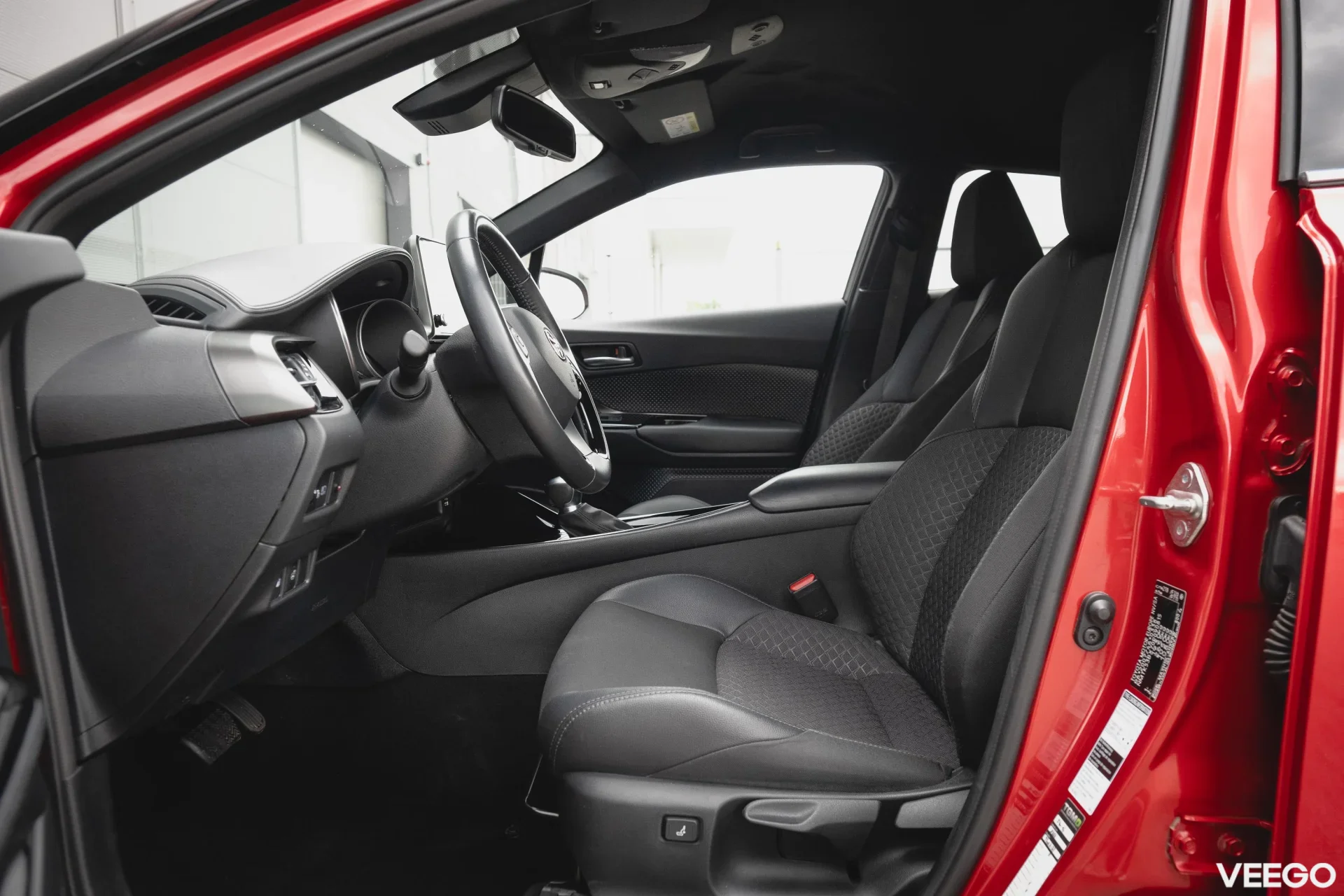 Toyota C-HR Hybrid Crossover Style 2 112kW