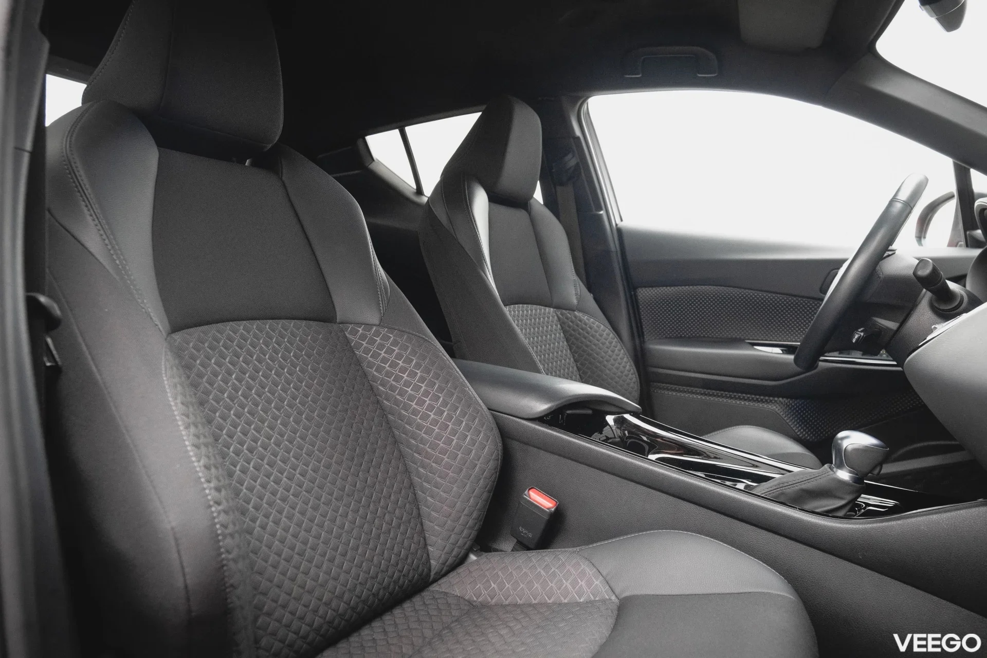Toyota C-HR Hybrid Crossover Style 2 112kW