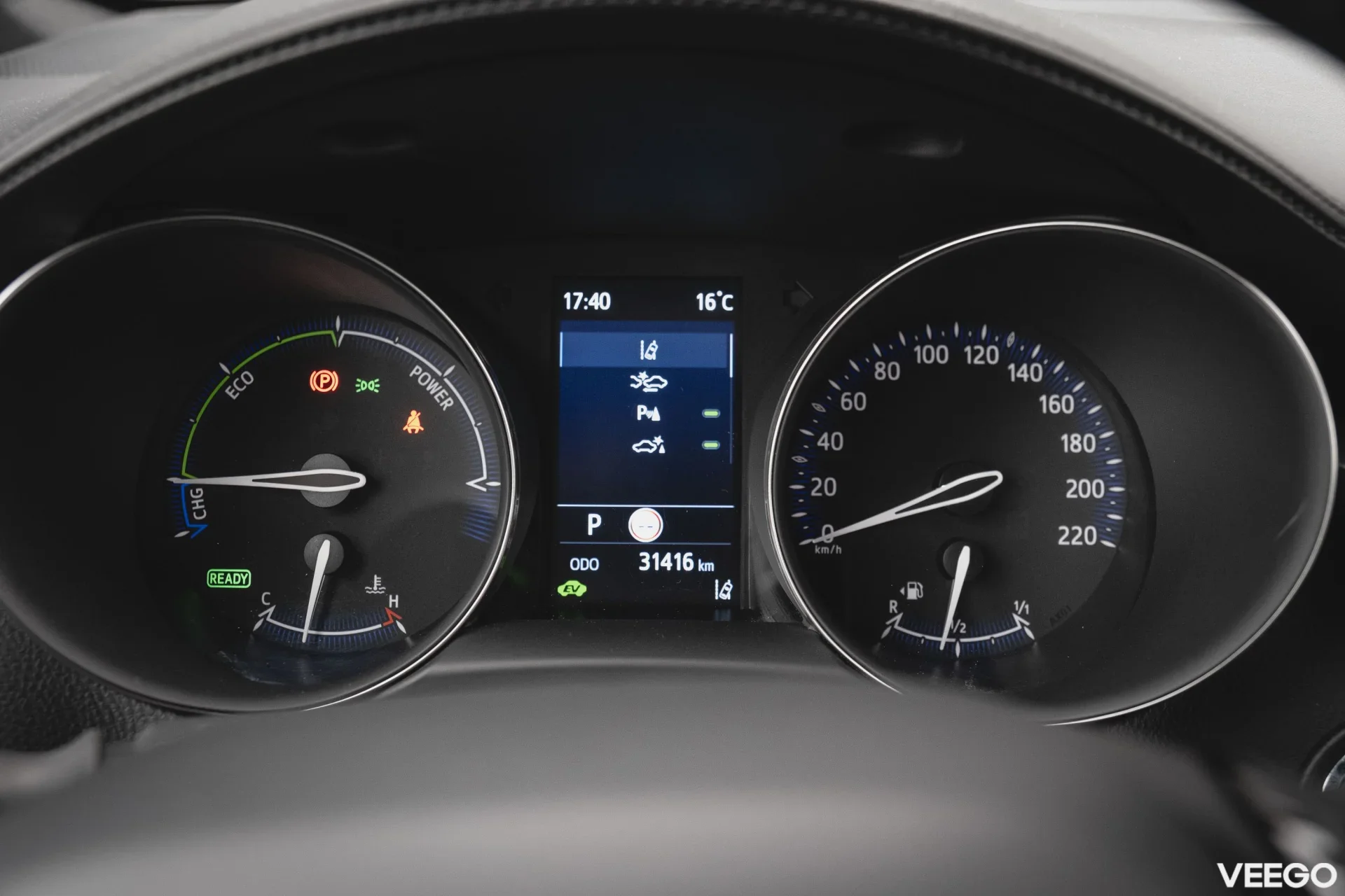 Toyota C-HR Hybrid Crossover Style 2 112kW