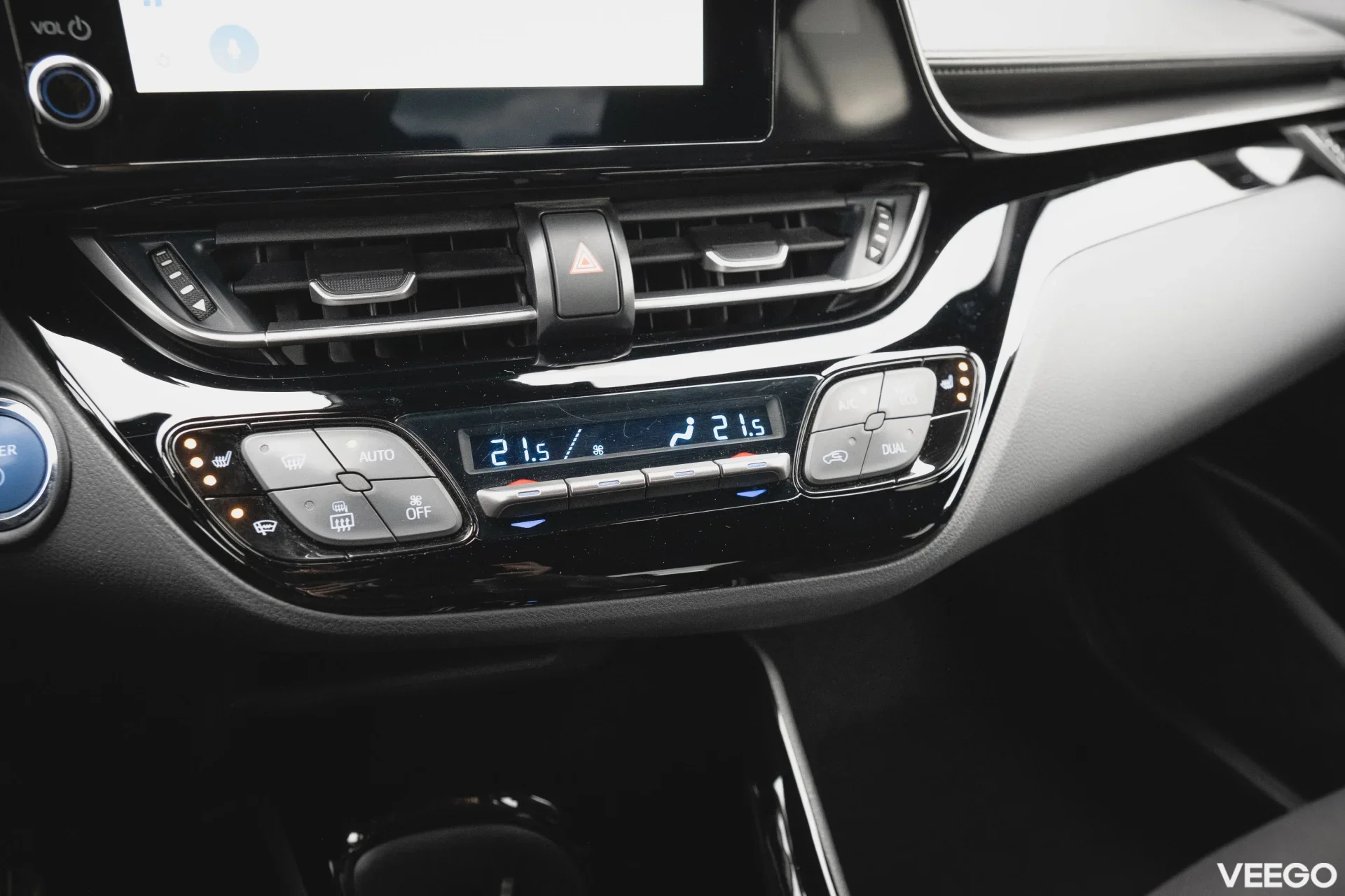 Toyota C-HR Hybrid Crossover Style 2 112kW