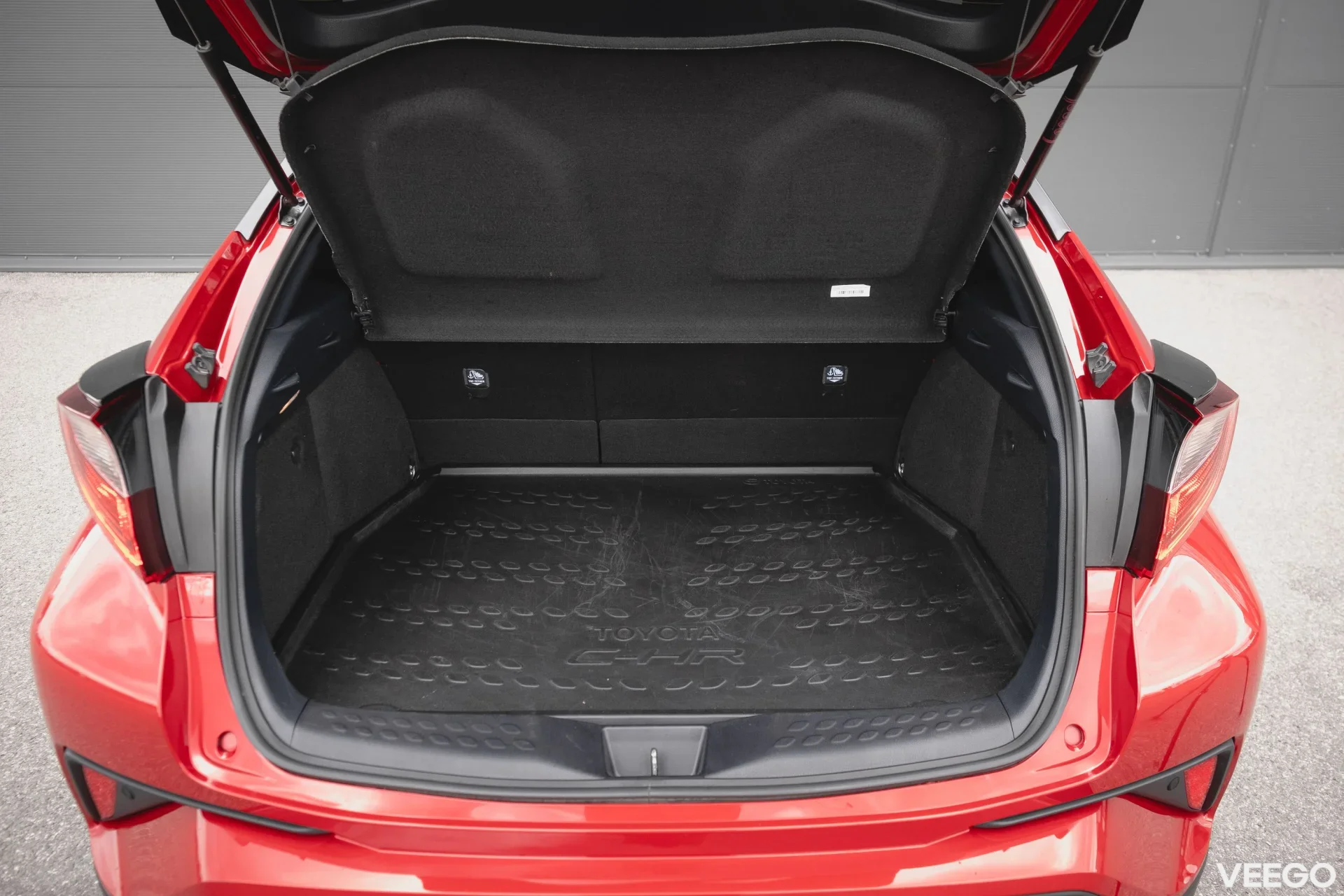 Toyota C-HR Hybrid Crossover Style 2 112kW