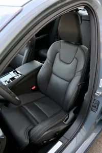Volvo S60 AWD B&W LUXURY+ ULTIMATE DARK XENIUM INTELLI 2 335kW thumbnail