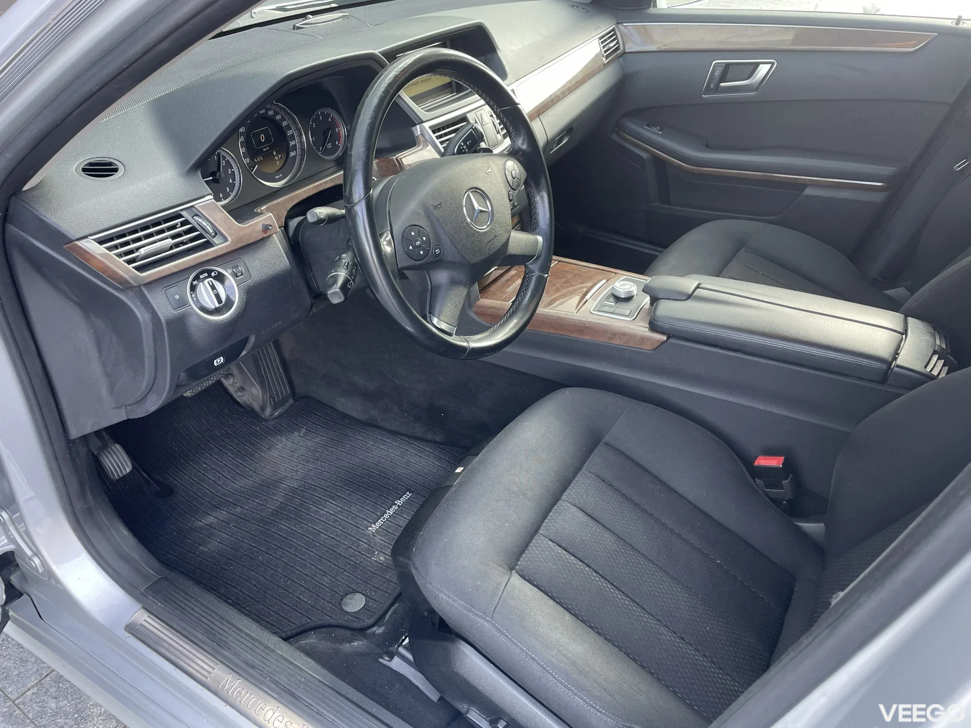 Mercedes-Benz E220 2.1 125kW