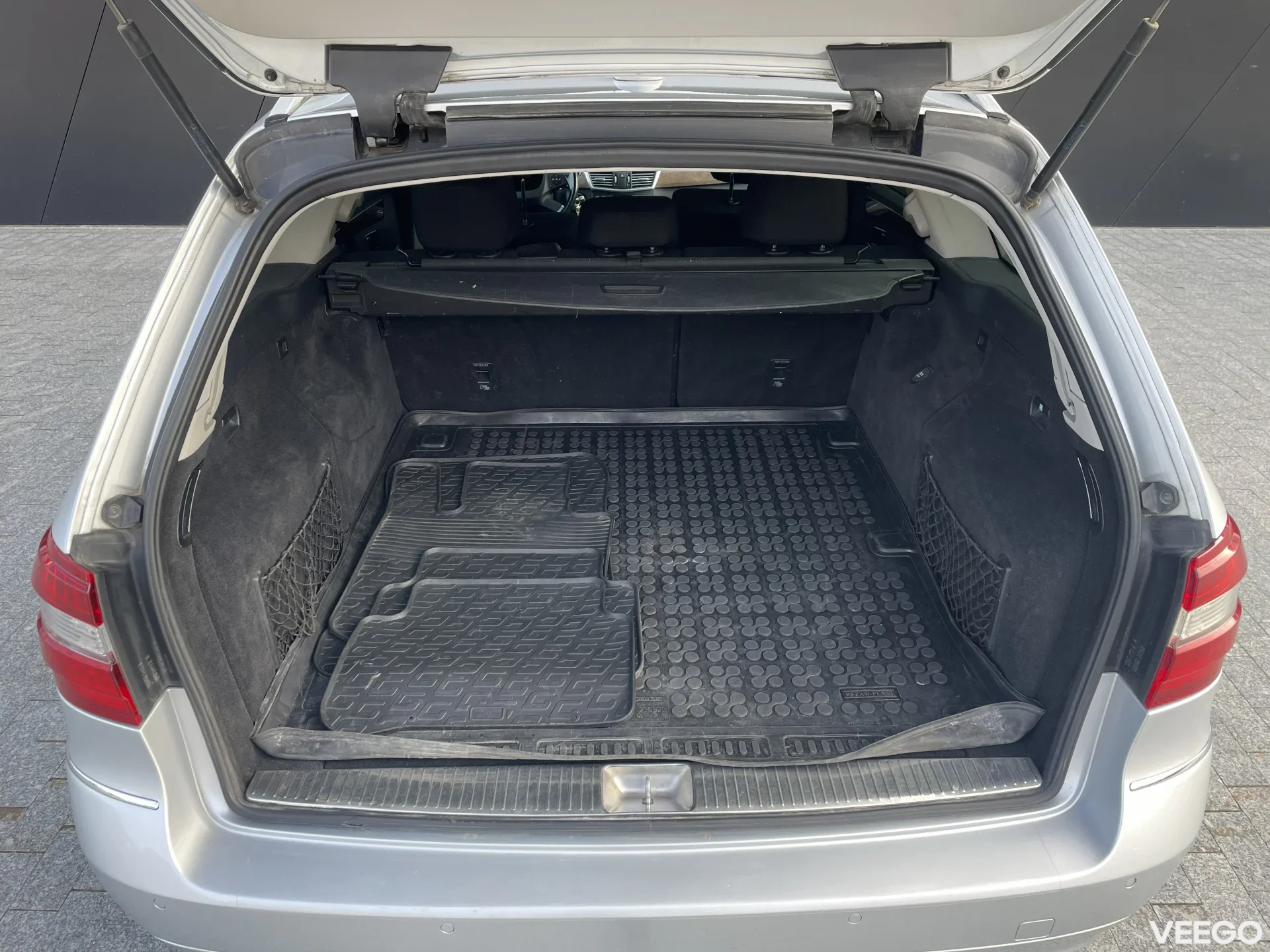 Mercedes-Benz E220 2.1 125kW