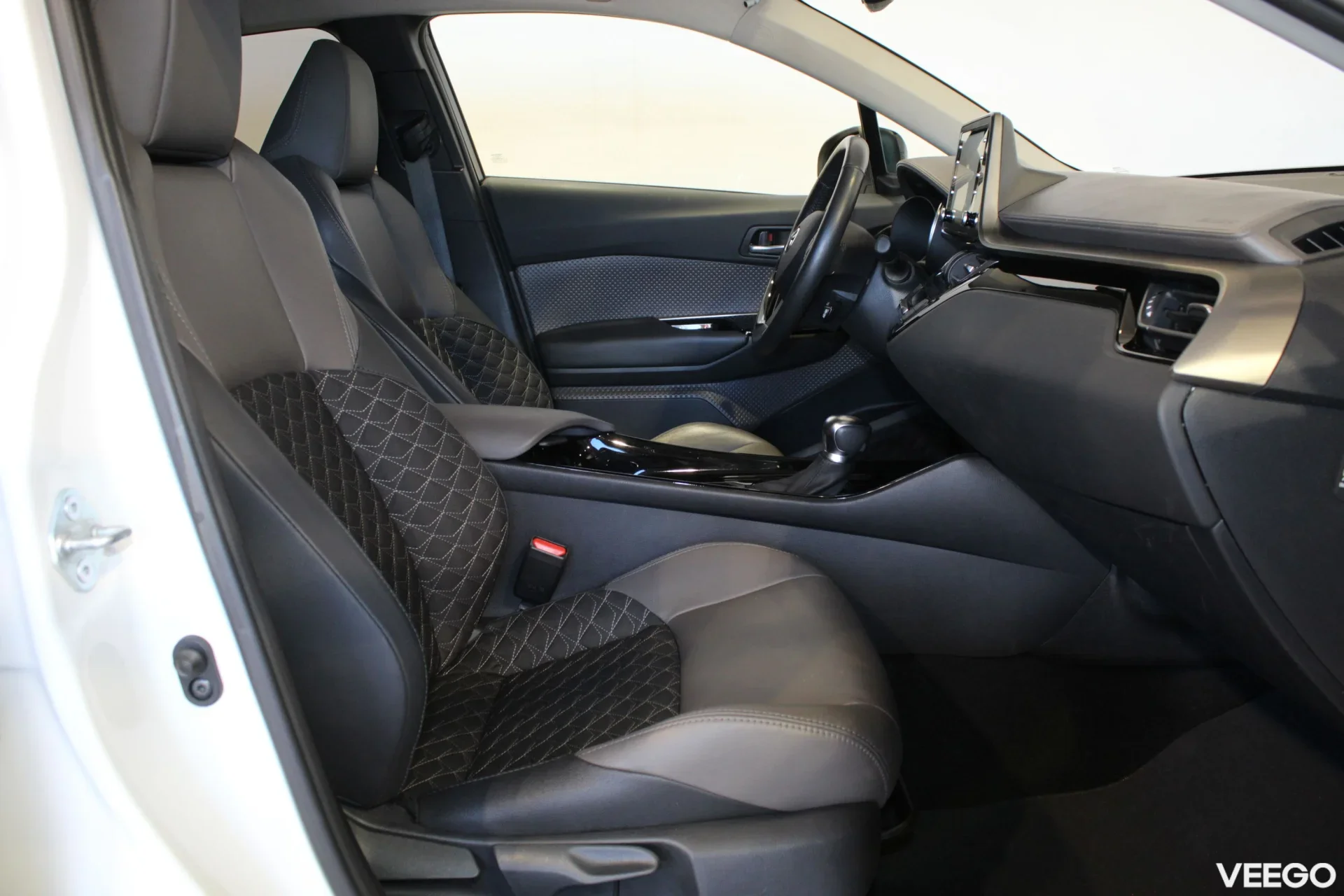 Toyota C-HR Luxury 2 112kW