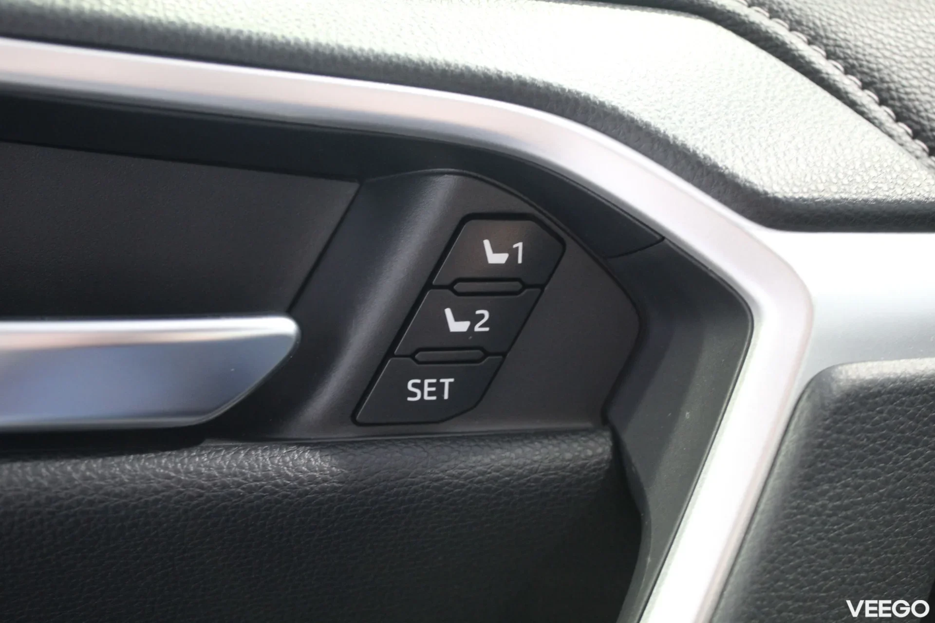 Toyota RAV4 Premium AWD 2.5 131kW