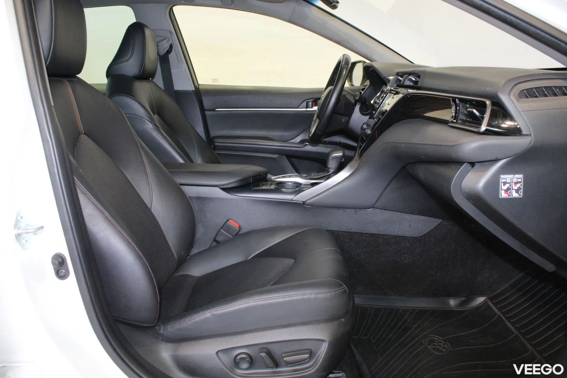 Toyota Camry Luxury Business 2.5 131kW
