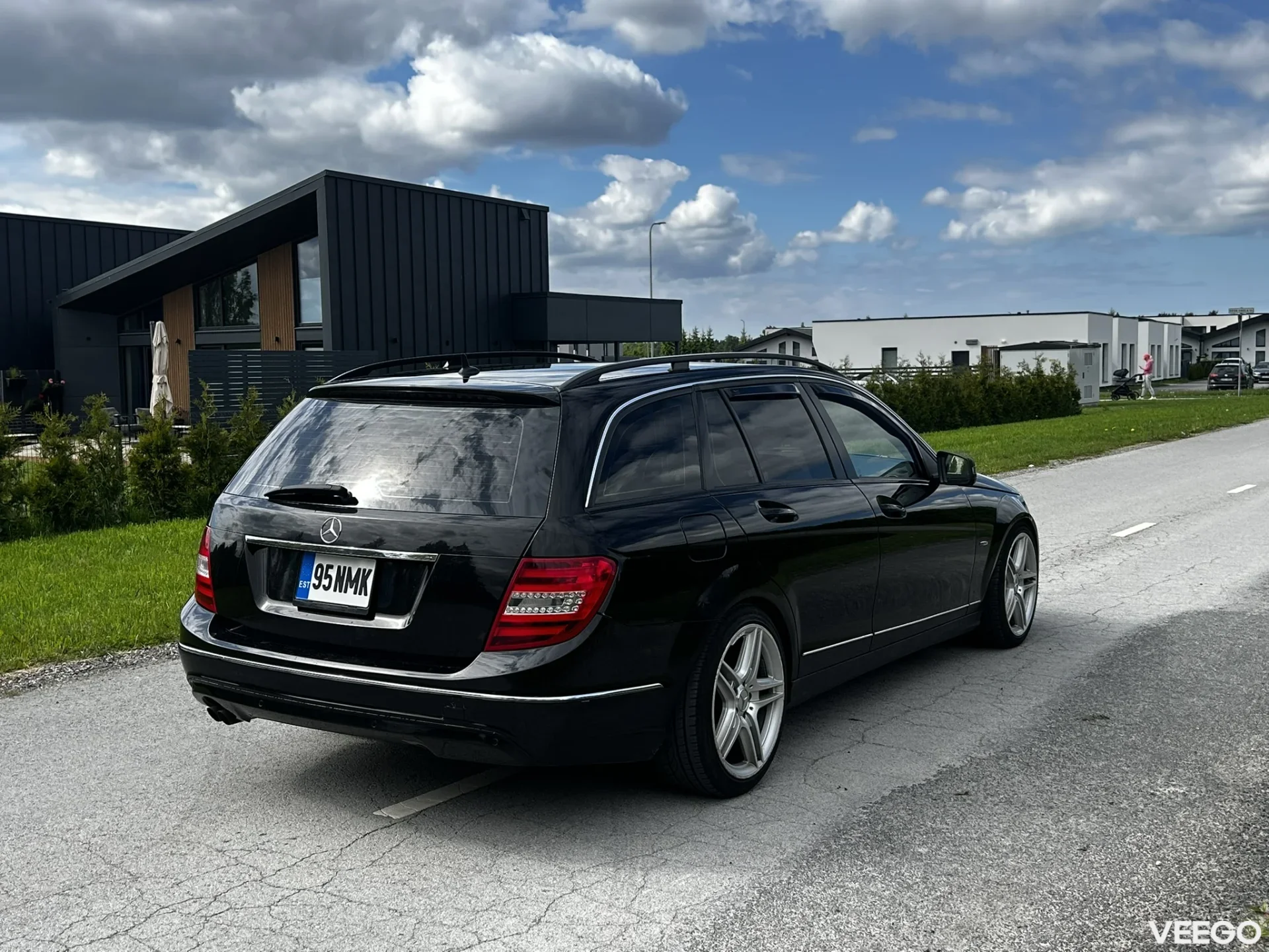 Mercedes-Benz C180 2.1 88kW