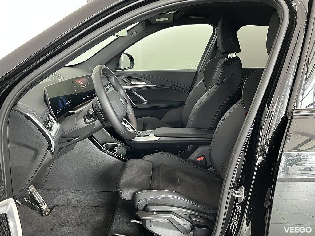 BMW X1 sDrive18i 4,95 ränta M Sport Drag Rattvärme Park Assist