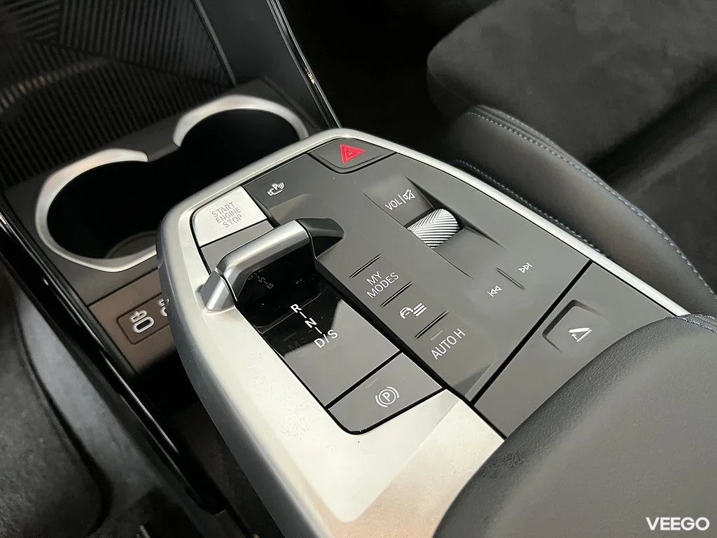 BMW X1 sDrive18i 4,95 ränta M Sport Drag Rattvärme Park Assist