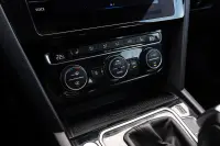 Volkswagen Passat 110kW thumbnail