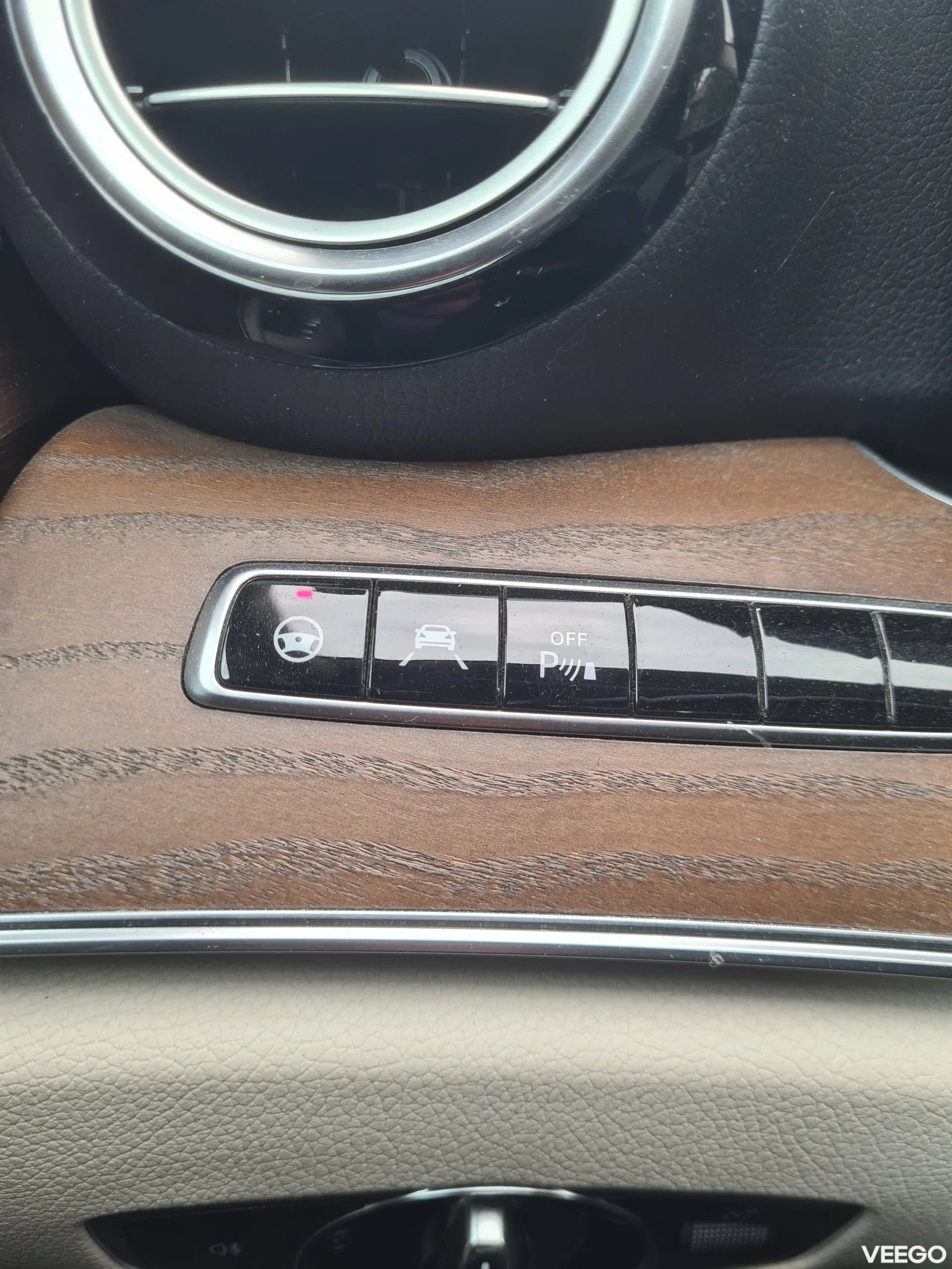 Mercedes-Benz E220 W213 2.0 143kW