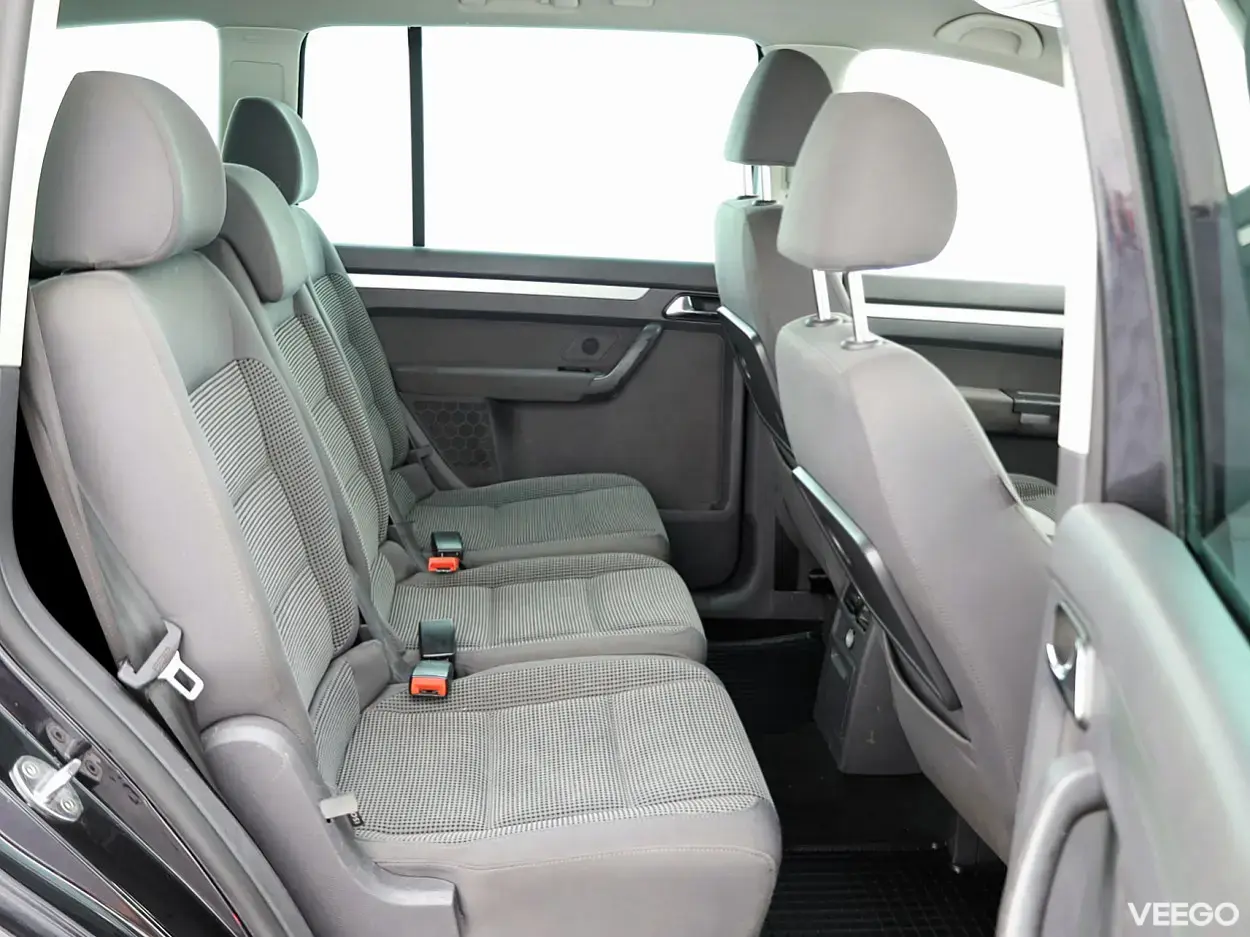 Volkswagen Touran 2.0 104kW