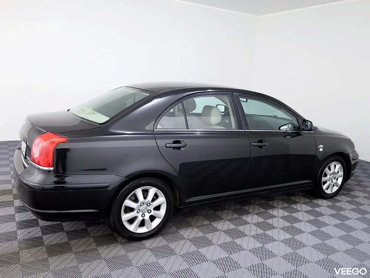 Toyota Avensis 2.2 130kW