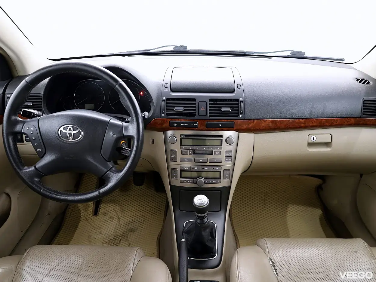 Toyota Avensis 2.2 130kW