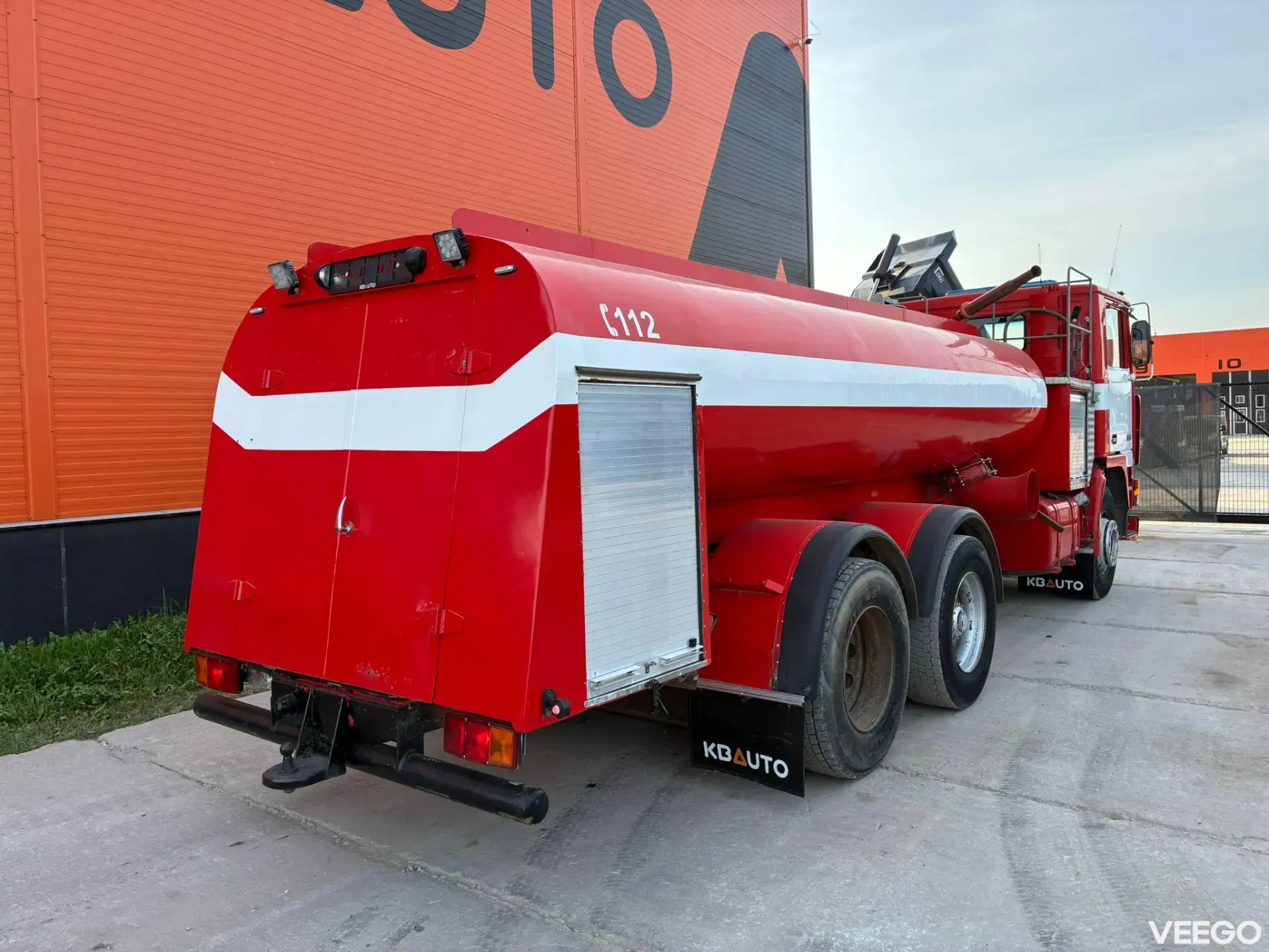 Volvo F10 Ruberg / 2700 l/min / tanks 9000 I + 1000 l  184kW
