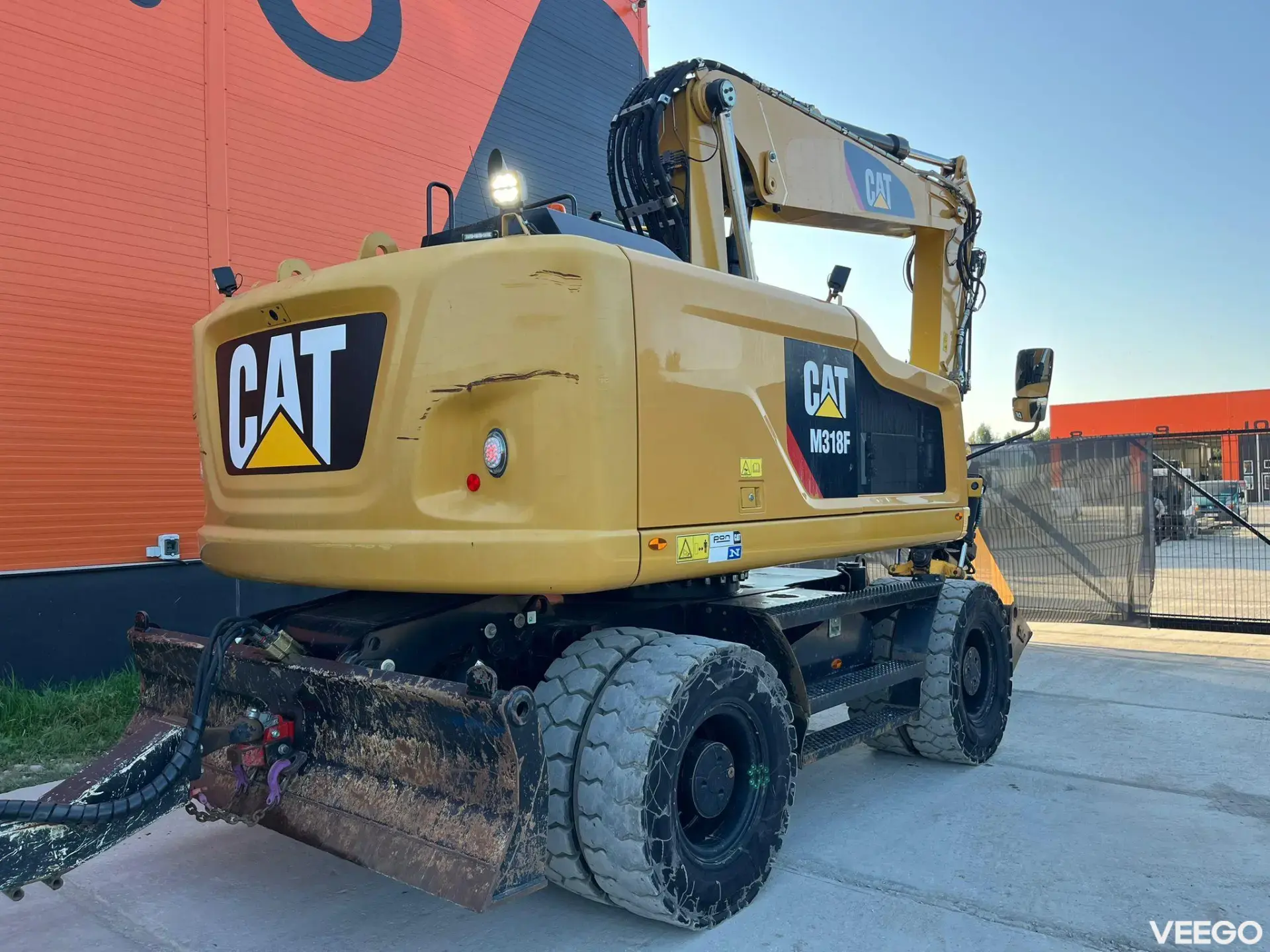 Caterpillar M 318 F ROTOTILT / CENTRAL LUBRICATION / AC 129kW