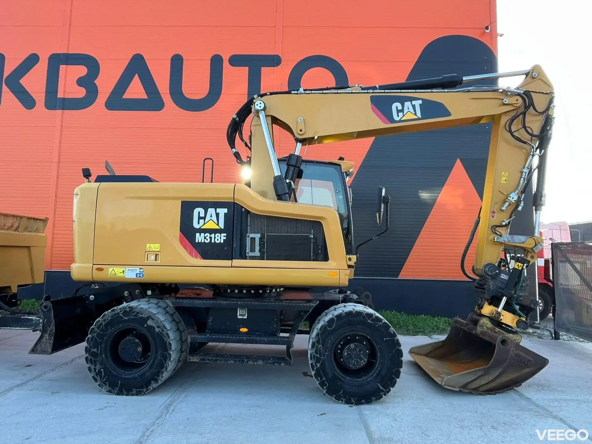 Caterpillar M 318 F ROTOTILT / CENTRAL LUBRICATION / AC 129kW