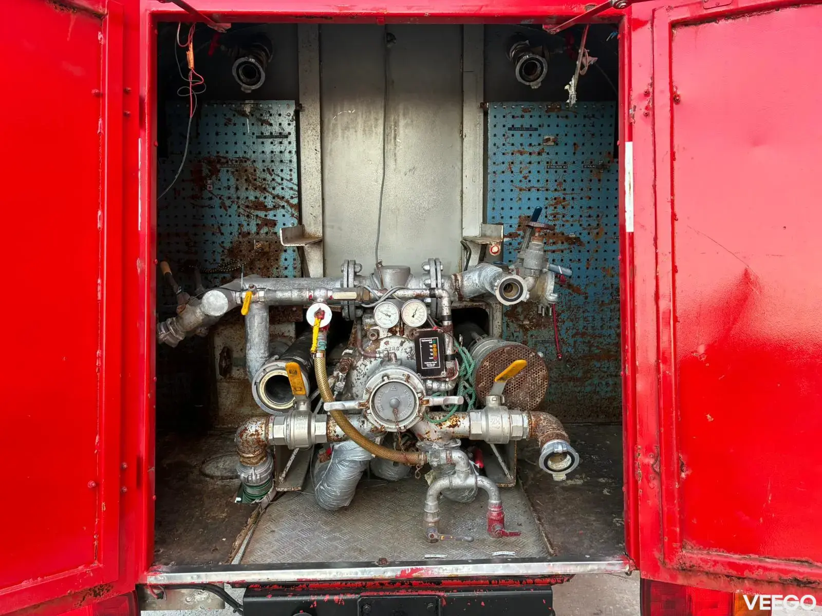 Volvo F10 Ruberg / 2700 l/min / tanks 9000 I + 1000 l  184kW