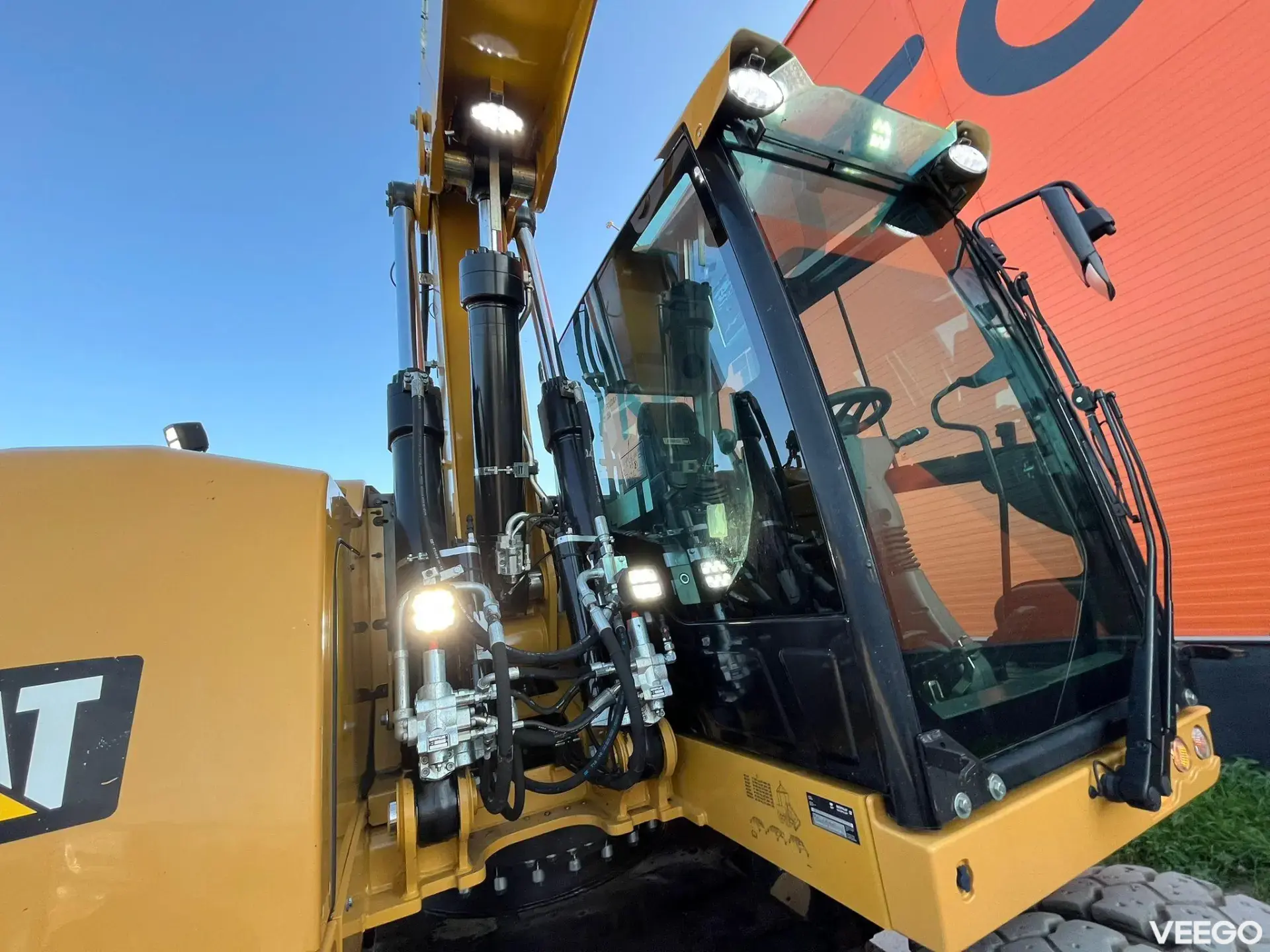 Caterpillar M 318 F ROTOTILT / CENTRAL LUBRICATION / AC 129kW