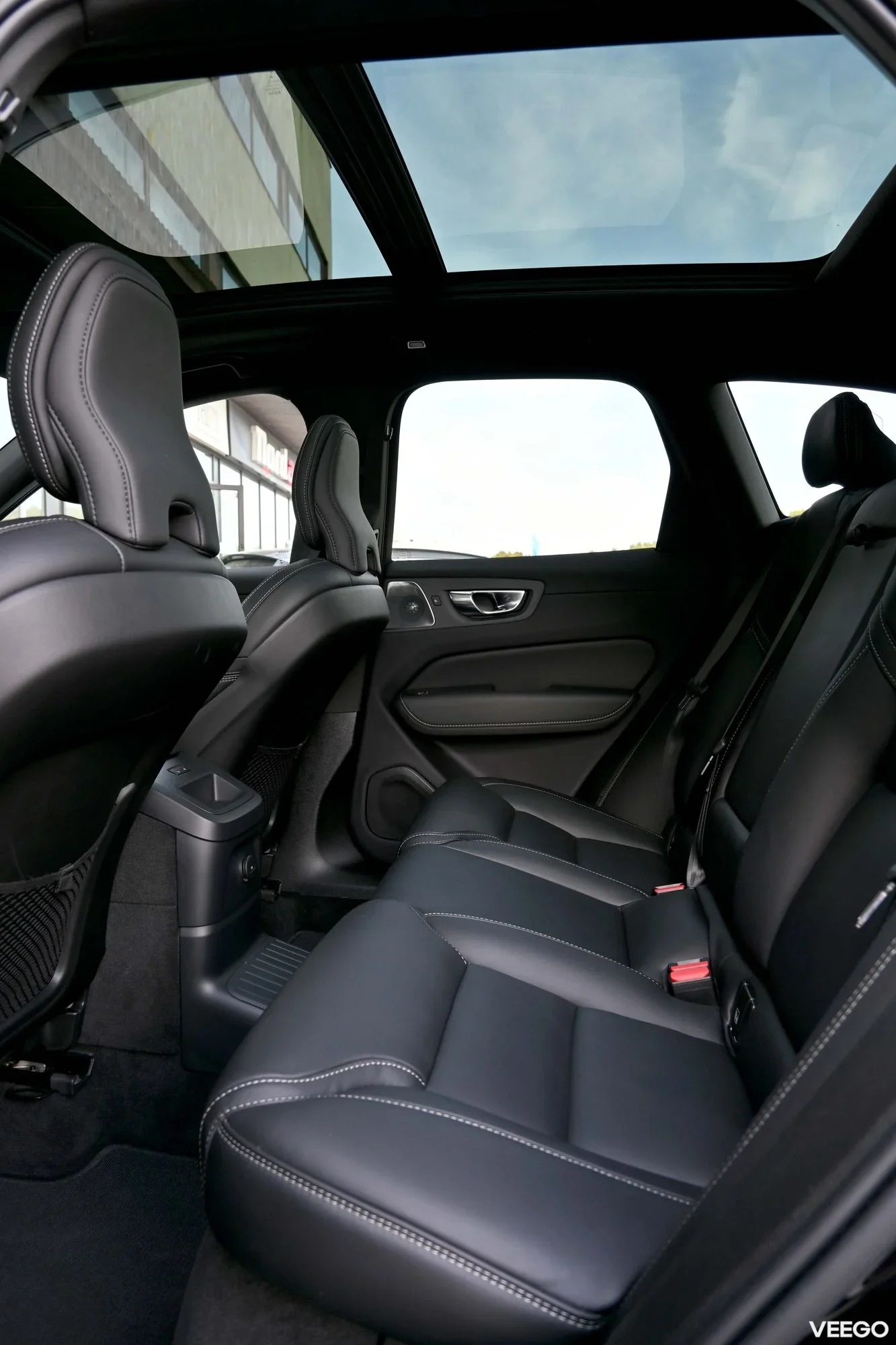 Volvo XC60 AWD 4C B&W LUXURY+ BLACK EDITION INTELLI PRO 2 293kW