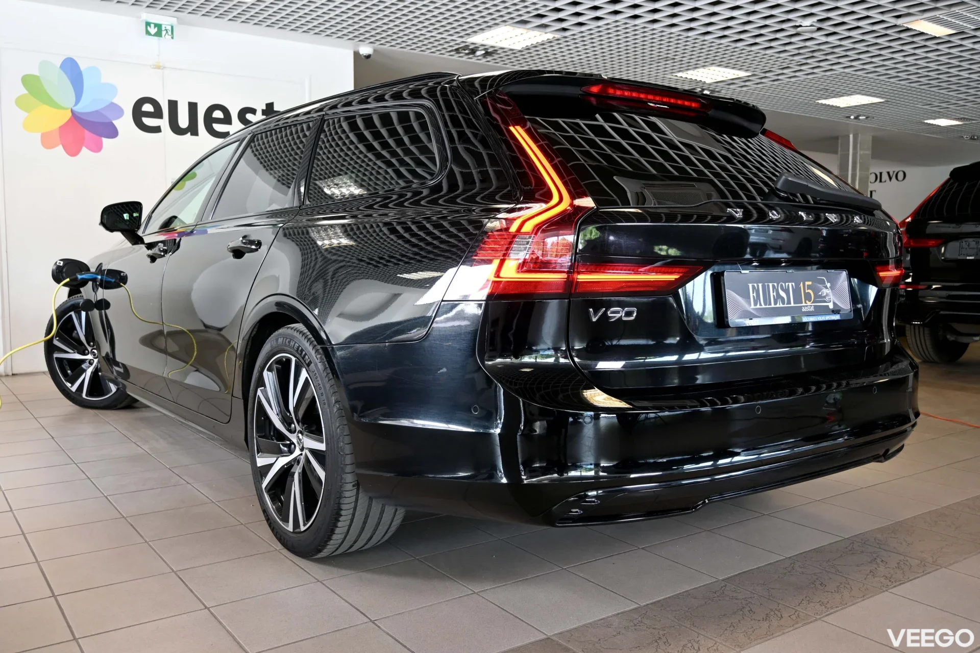 Volvo V90 AWD H&K R-DESIGN INTELLI SAFE 2 251kW