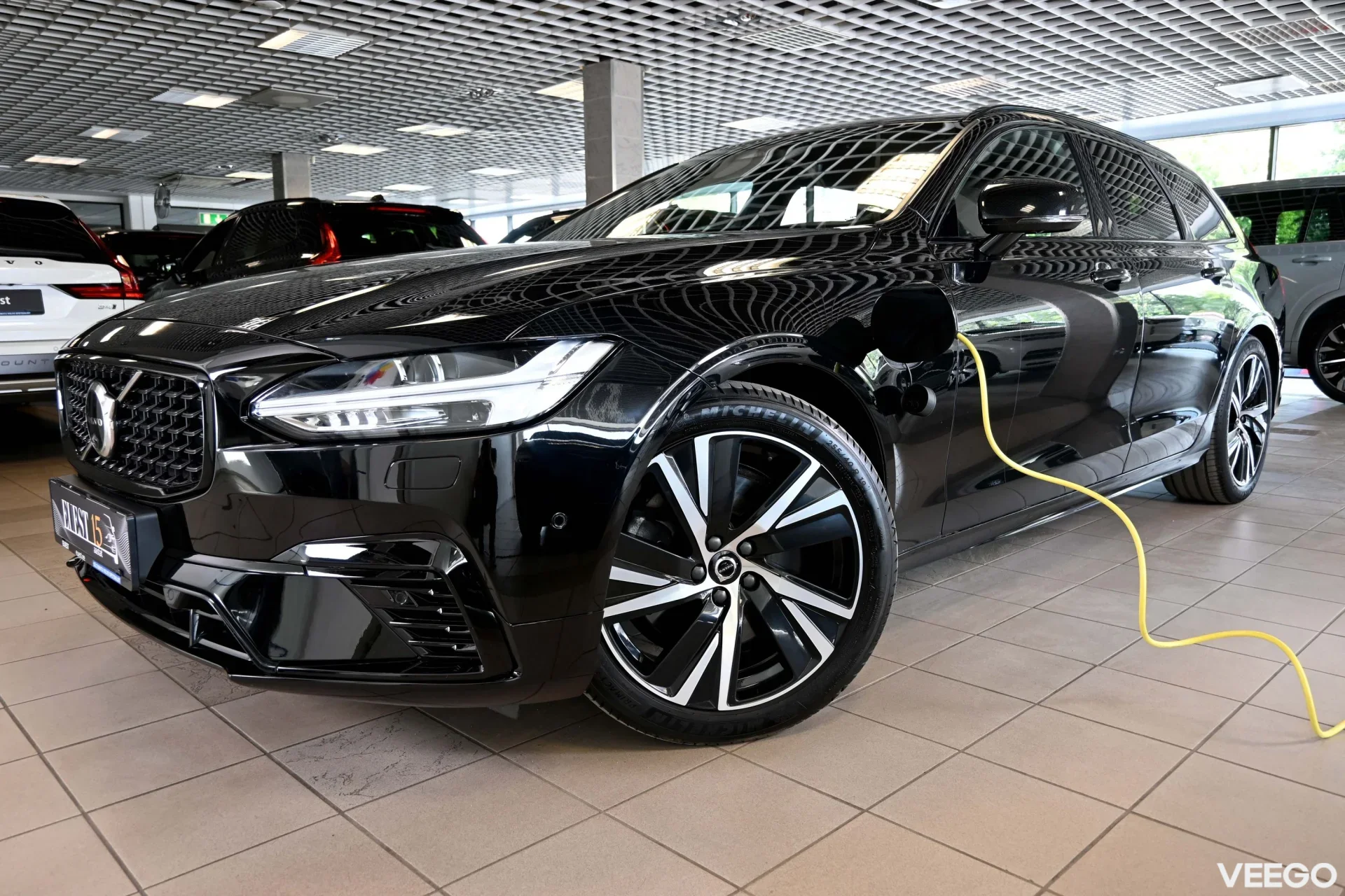 Volvo V90 AWD H&K R-DESIGN INTELLI SAFE 2 251kW