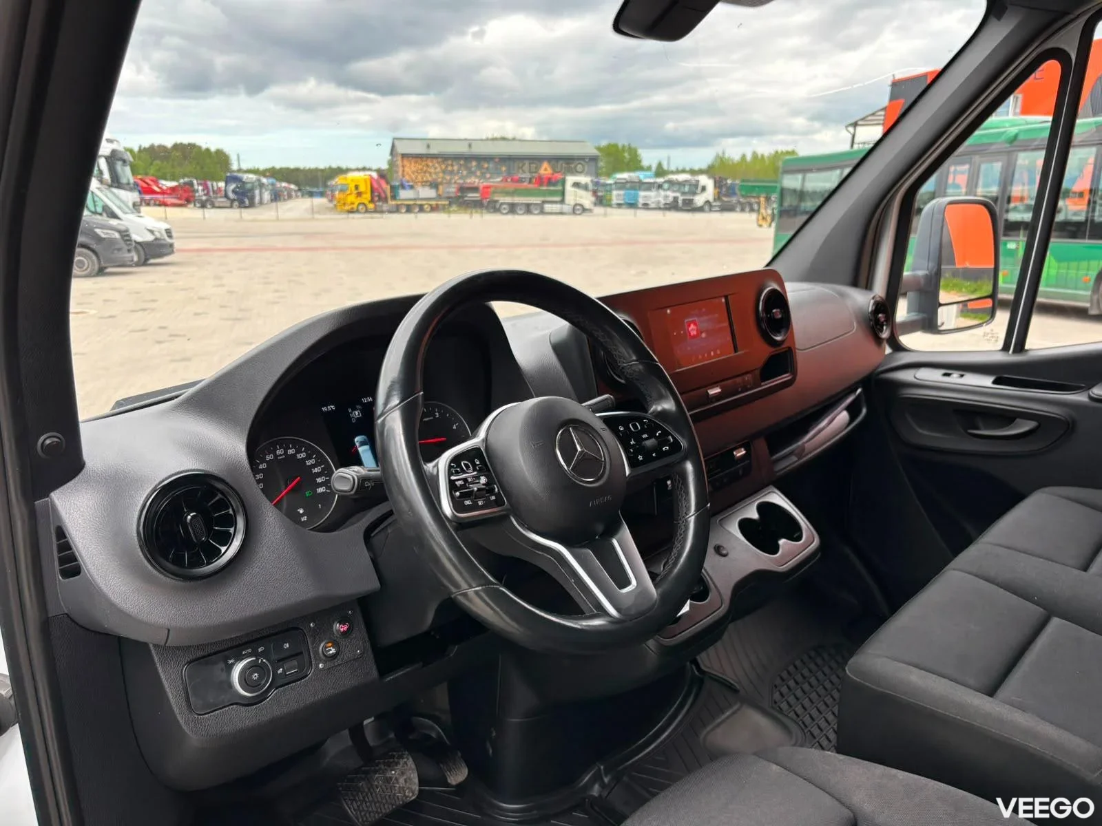 Mercedes-Benz Sprinter BOX L=4283 mm 169kW