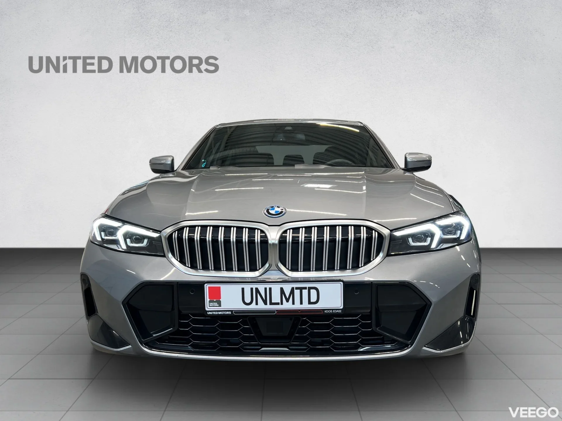 BMW 330 - 2 215kW