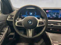 BMW 330 - 2 215kW thumbnail