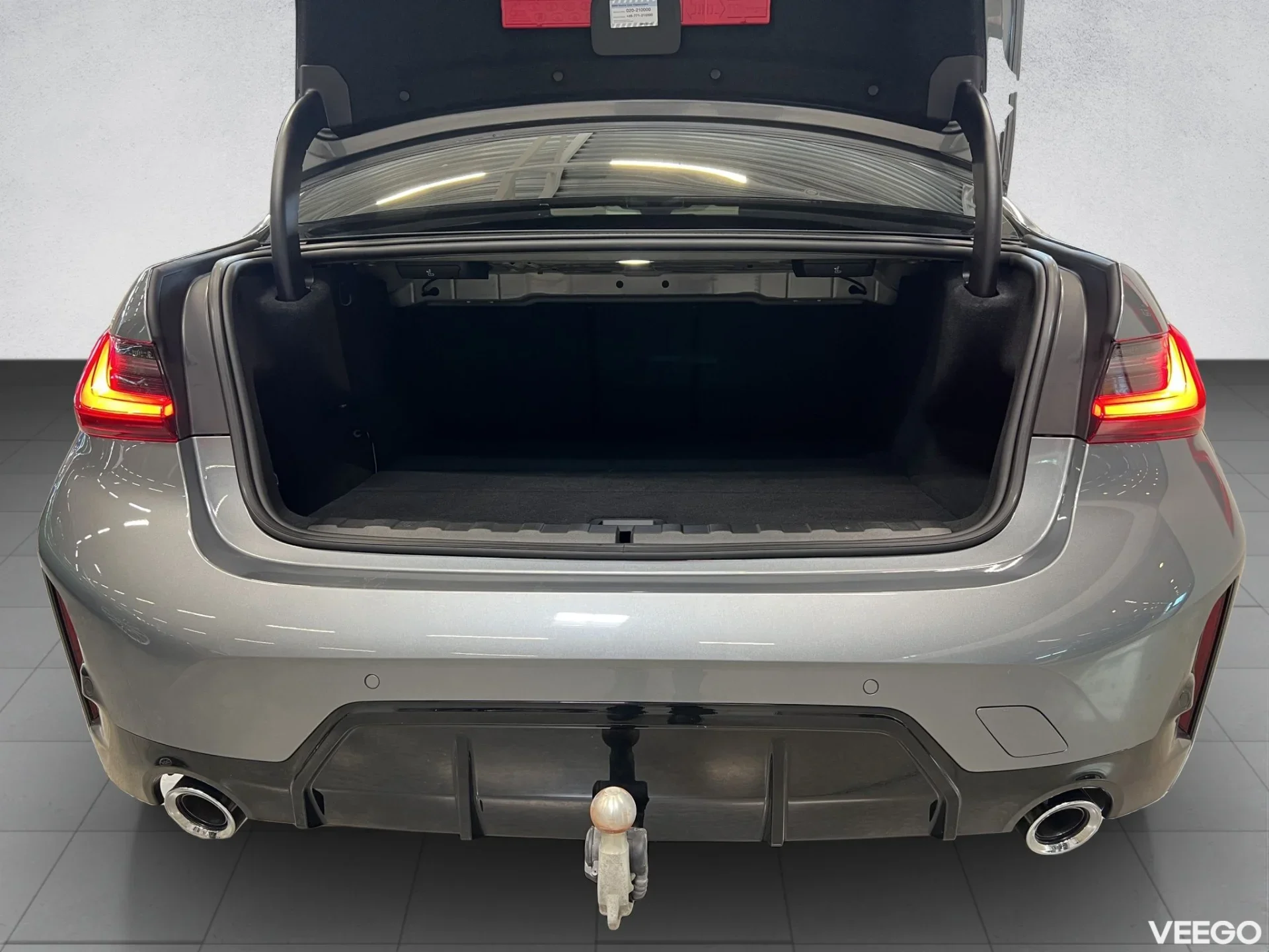 BMW 330 - 2 215kW