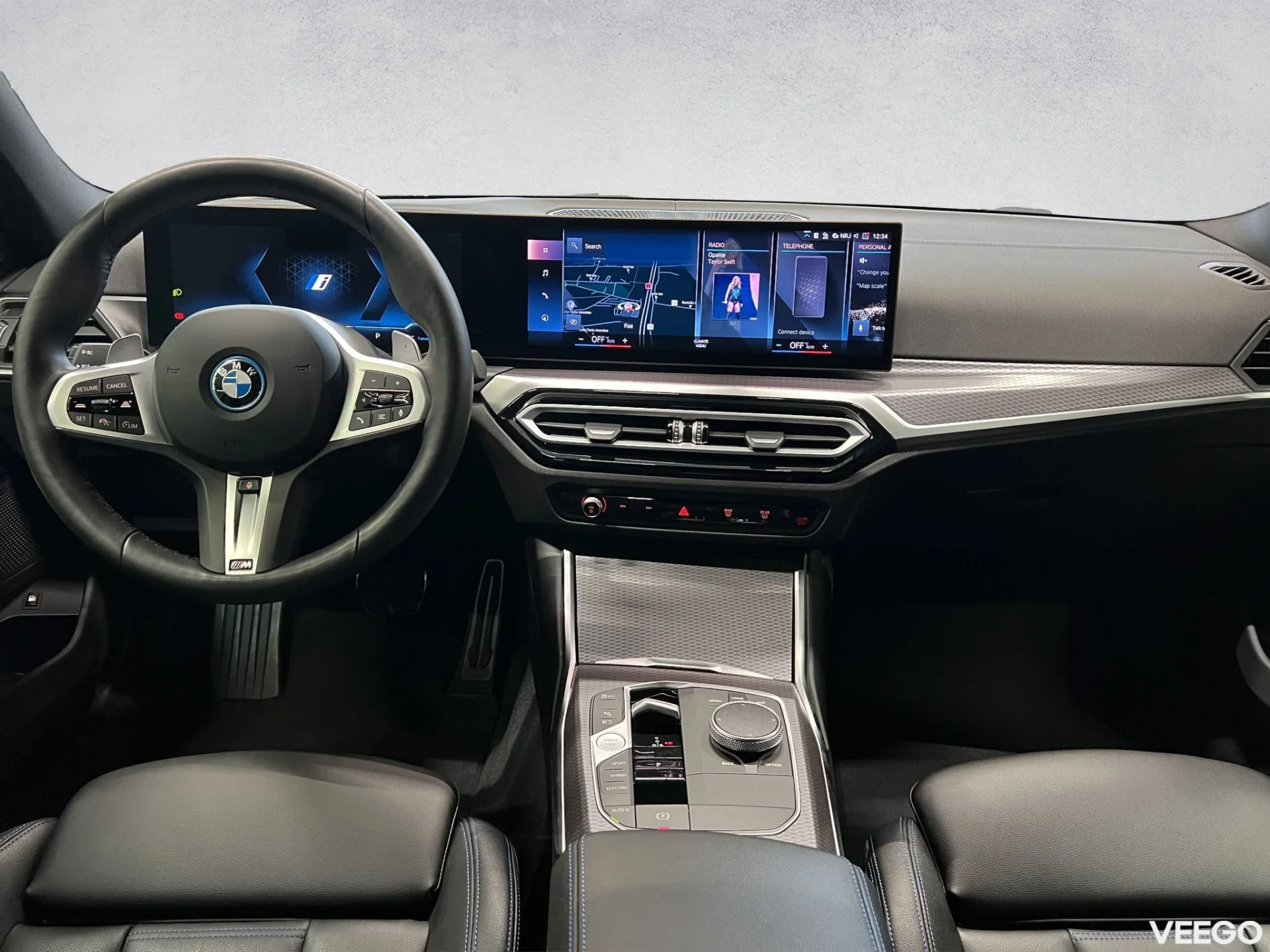 BMW 330 - 2 215kW
