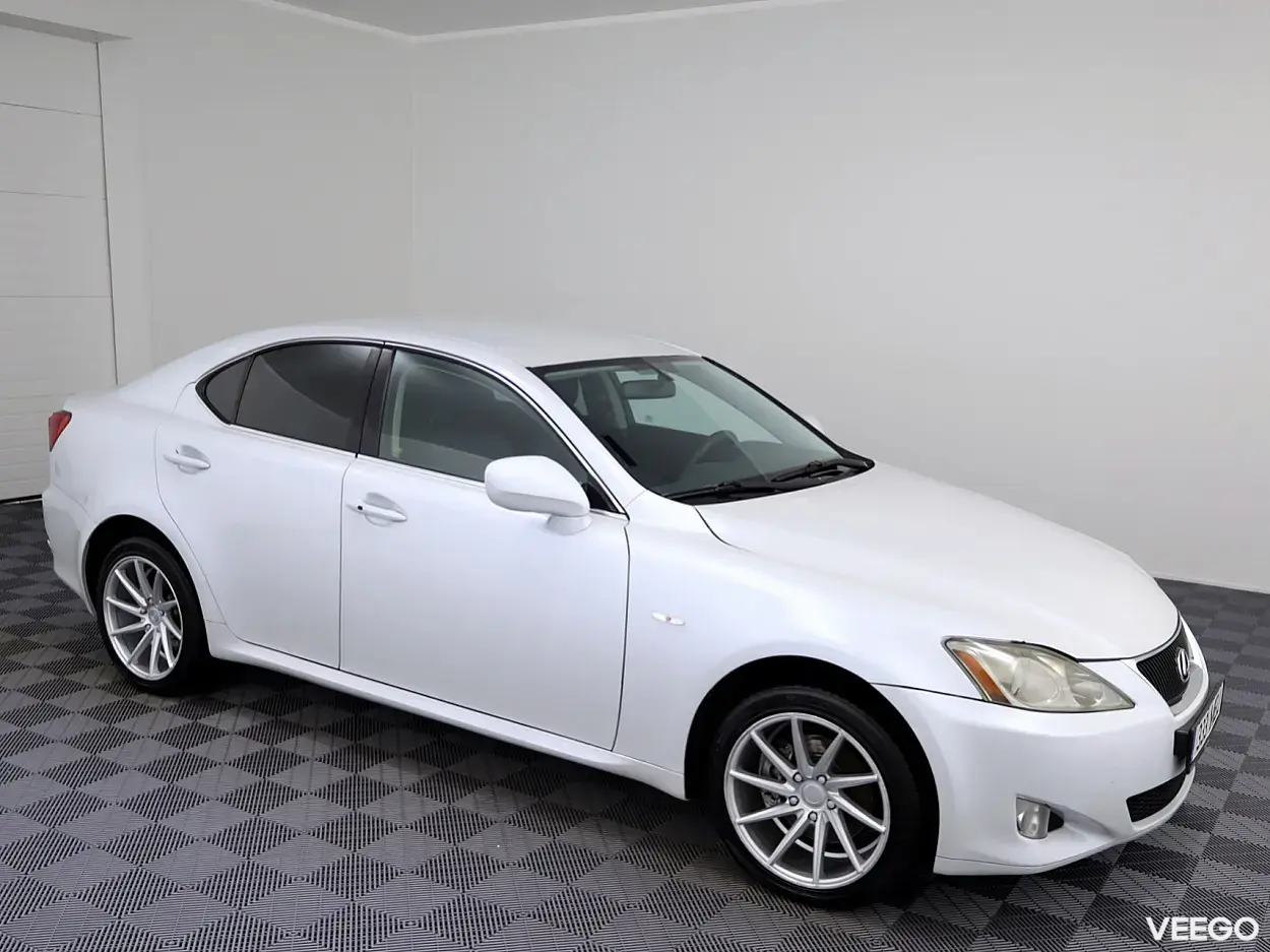 Lexus IS 220 2.2 130kW