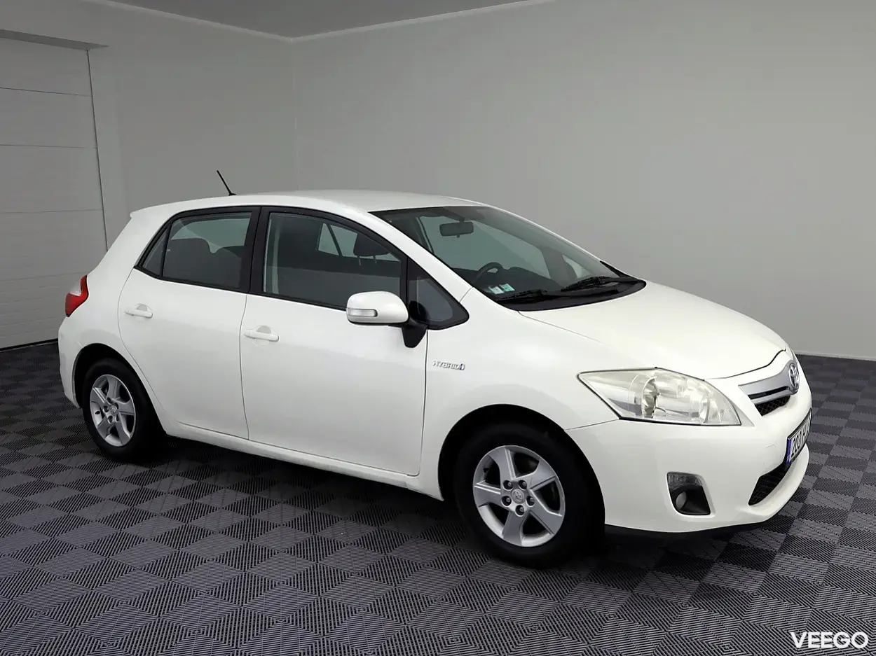 Toyota Auris 1.8 73kW