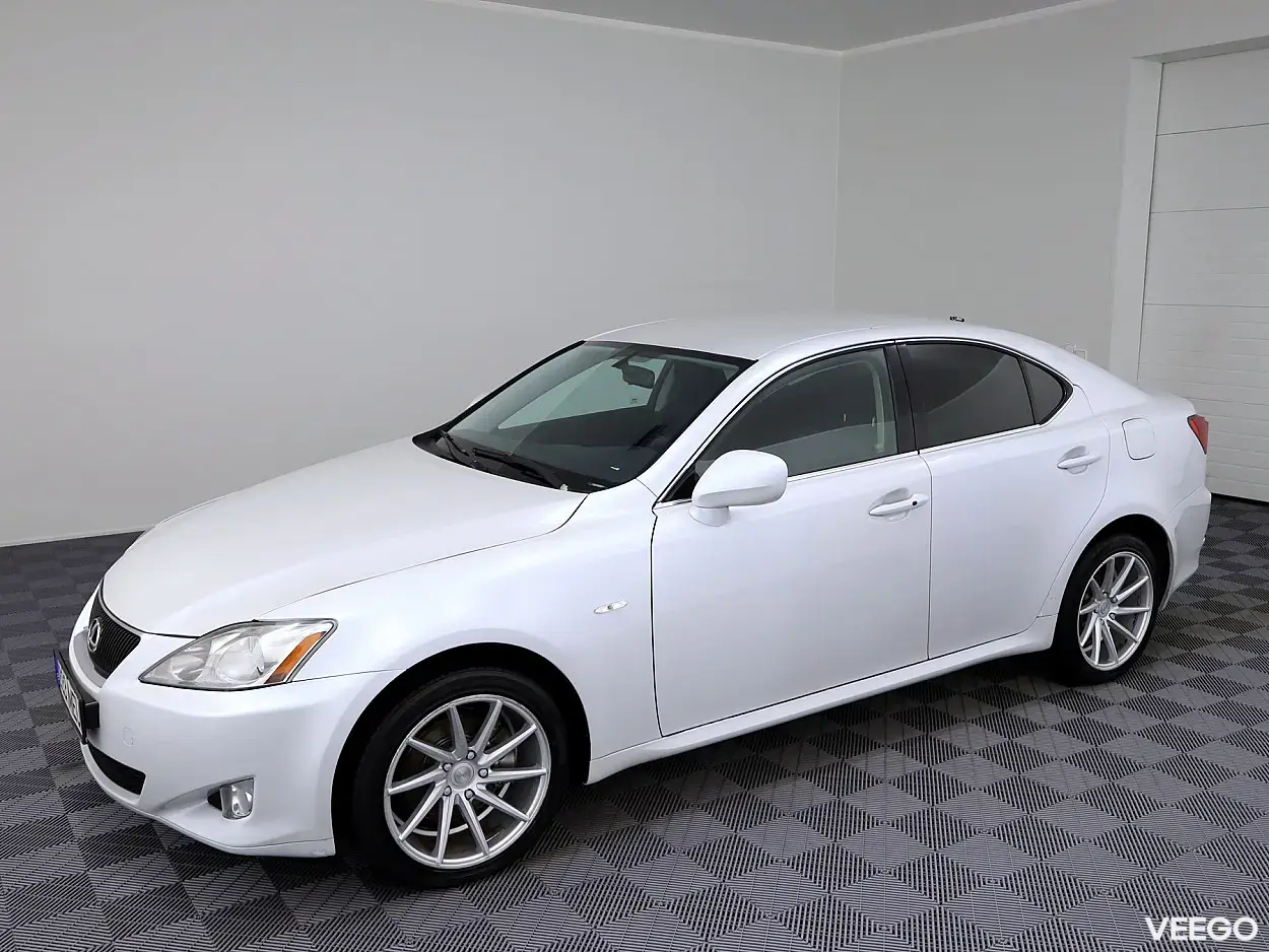 Lexus IS 220 2.2 130kW