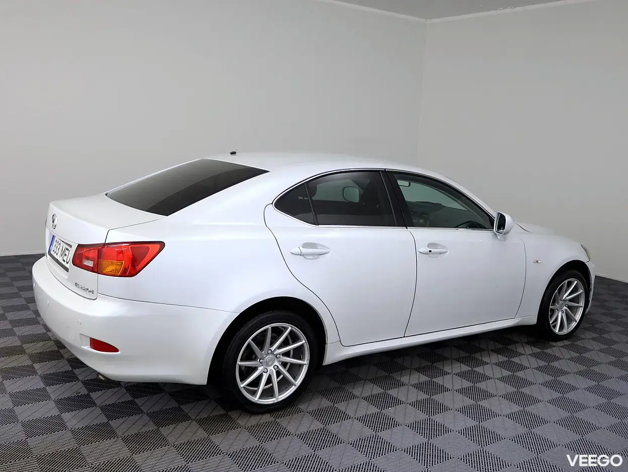 Lexus IS 220 2.2 130kW