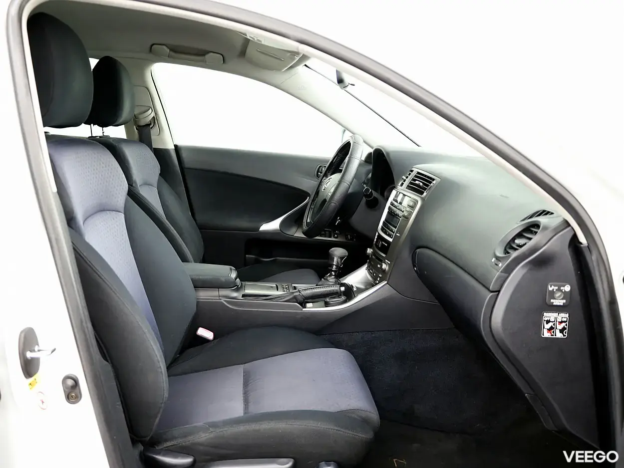 Lexus IS 220 2.2 130kW