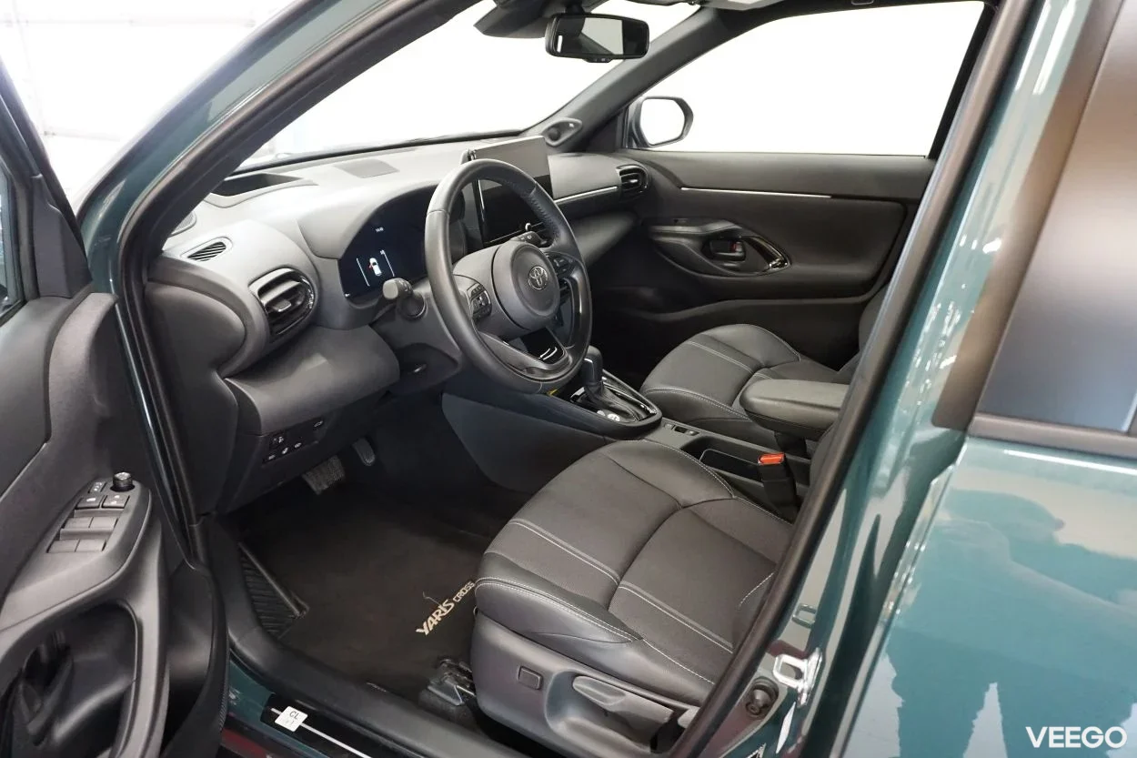Toyota Yaris Cross Elegant + Technology pakett 1.5 68kW