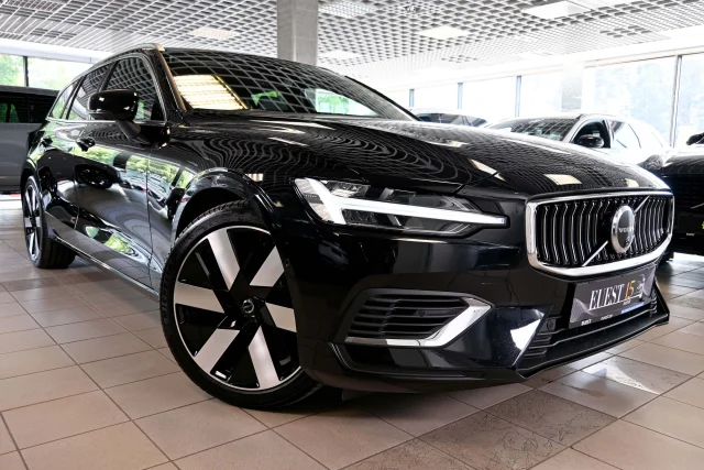 Image of Volvo V60 AWD H&K ULTIMATE BRIGHT XENIUM INTELLI PRO 2 293kW