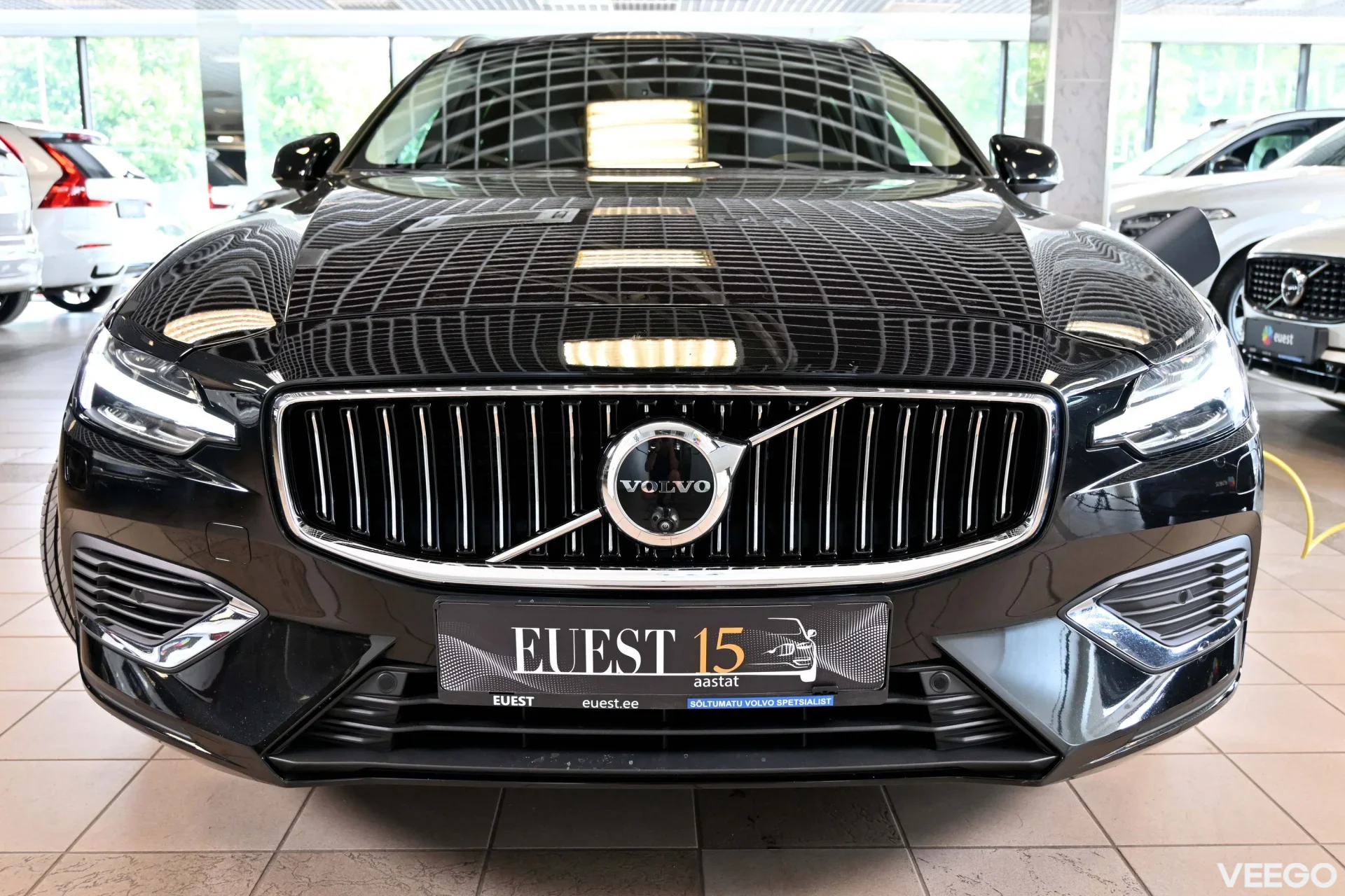 Volvo V60 AWD H&K ULTIMATE BRIGHT XENIUM INTELLI PRO 2 293kW