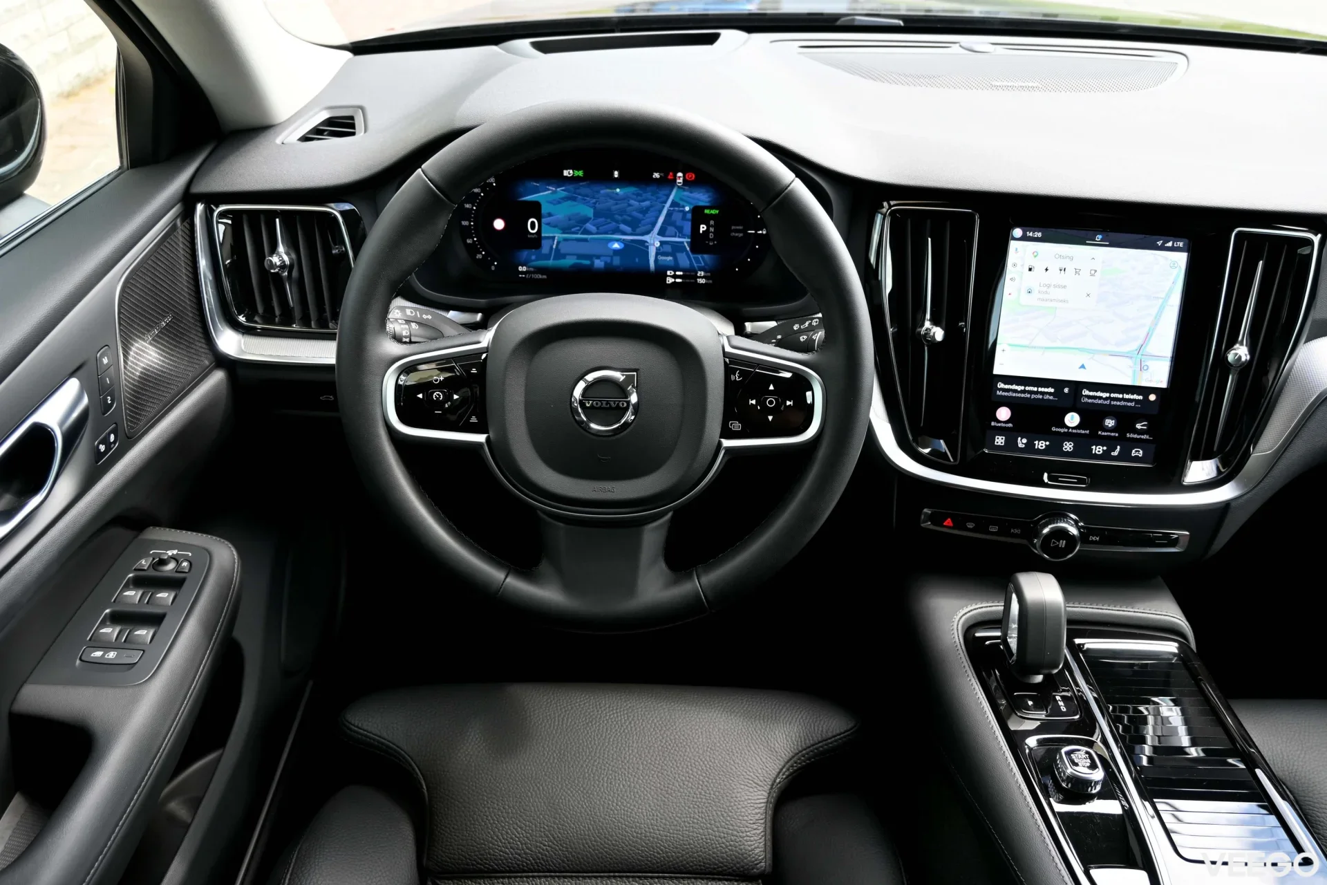 Volvo V60 AWD H&K ULTIMATE BRIGHT XENIUM INTELLI PRO 2 293kW