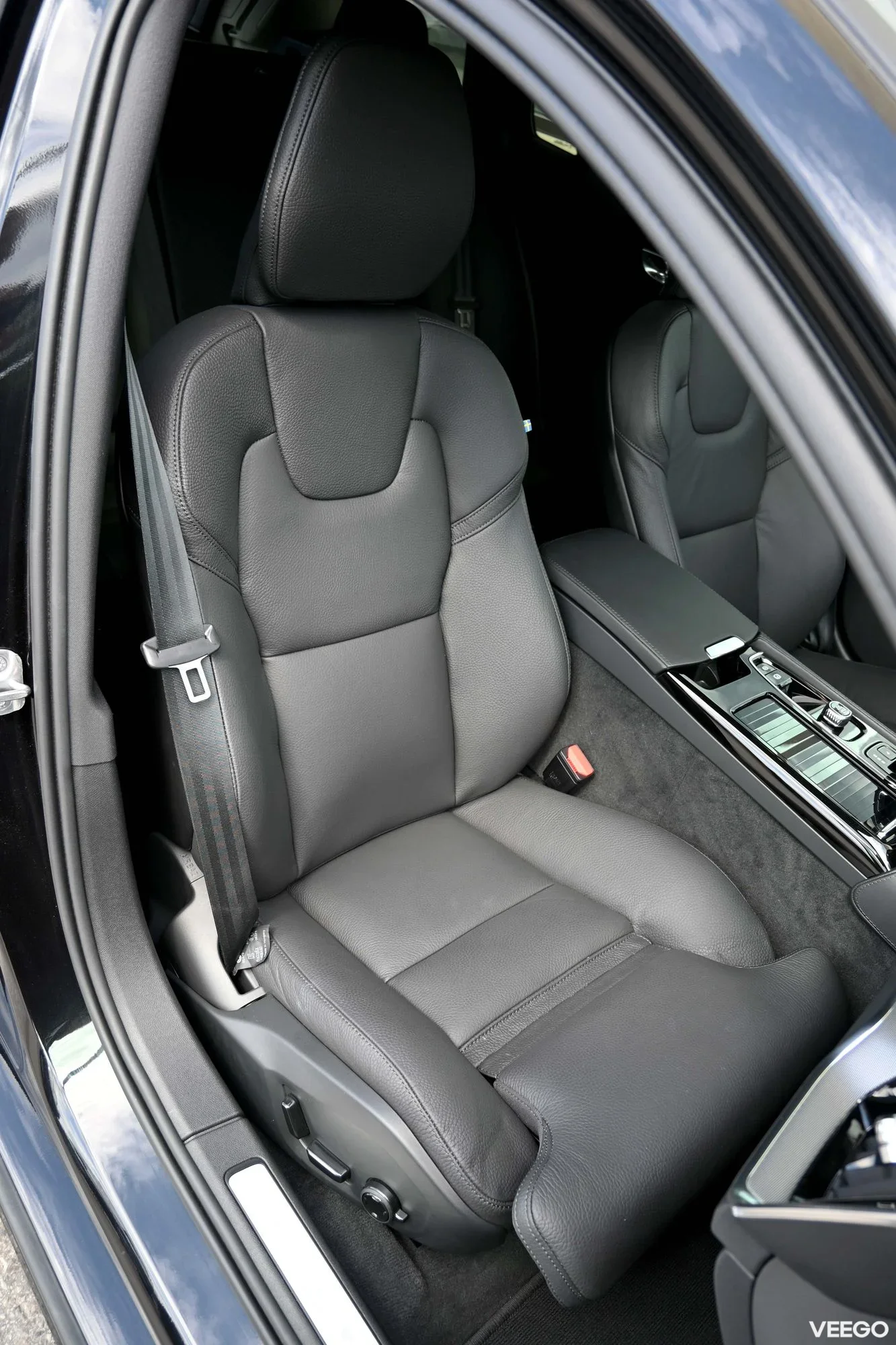 Volvo V60 AWD H&K ULTIMATE BRIGHT XENIUM INTELLI PRO 2 293kW