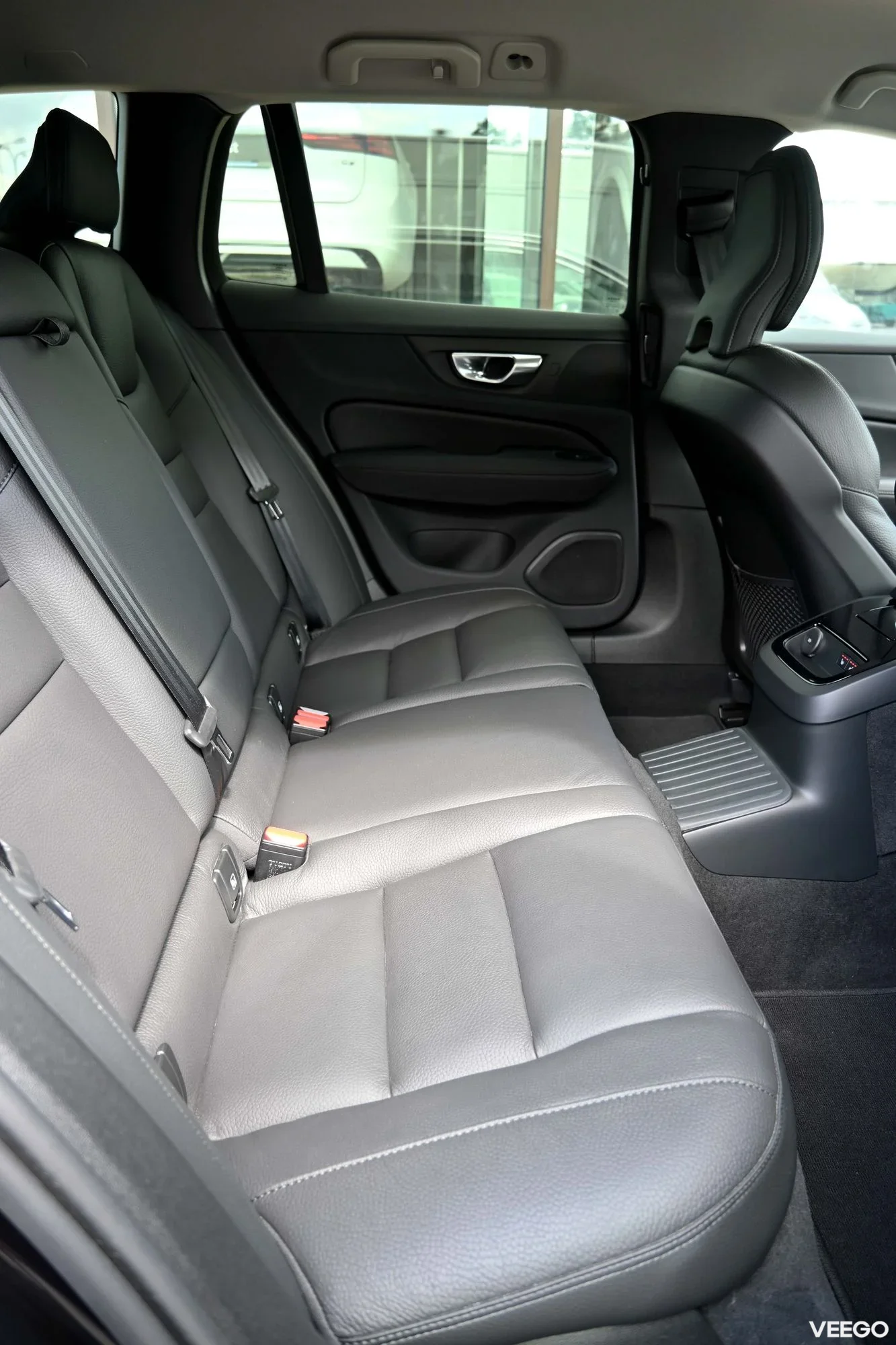 Volvo V60 AWD H&K ULTIMATE BRIGHT XENIUM INTELLI PRO 2 293kW