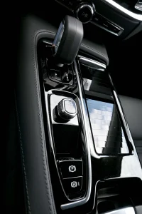 Volvo V60 AWD H&K ULTIMATE BRIGHT XENIUM INTELLI PRO 2 293kW thumbnail